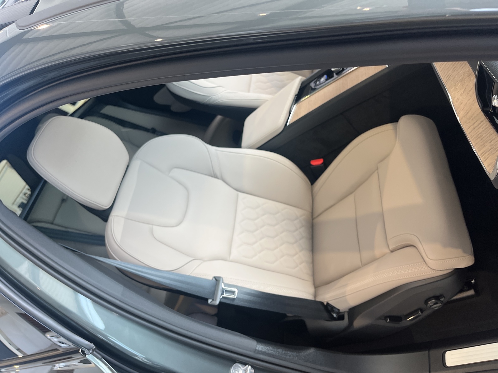 VOLVO XC60 2.0 T6 TE Ultra Dark eAWD-image-15