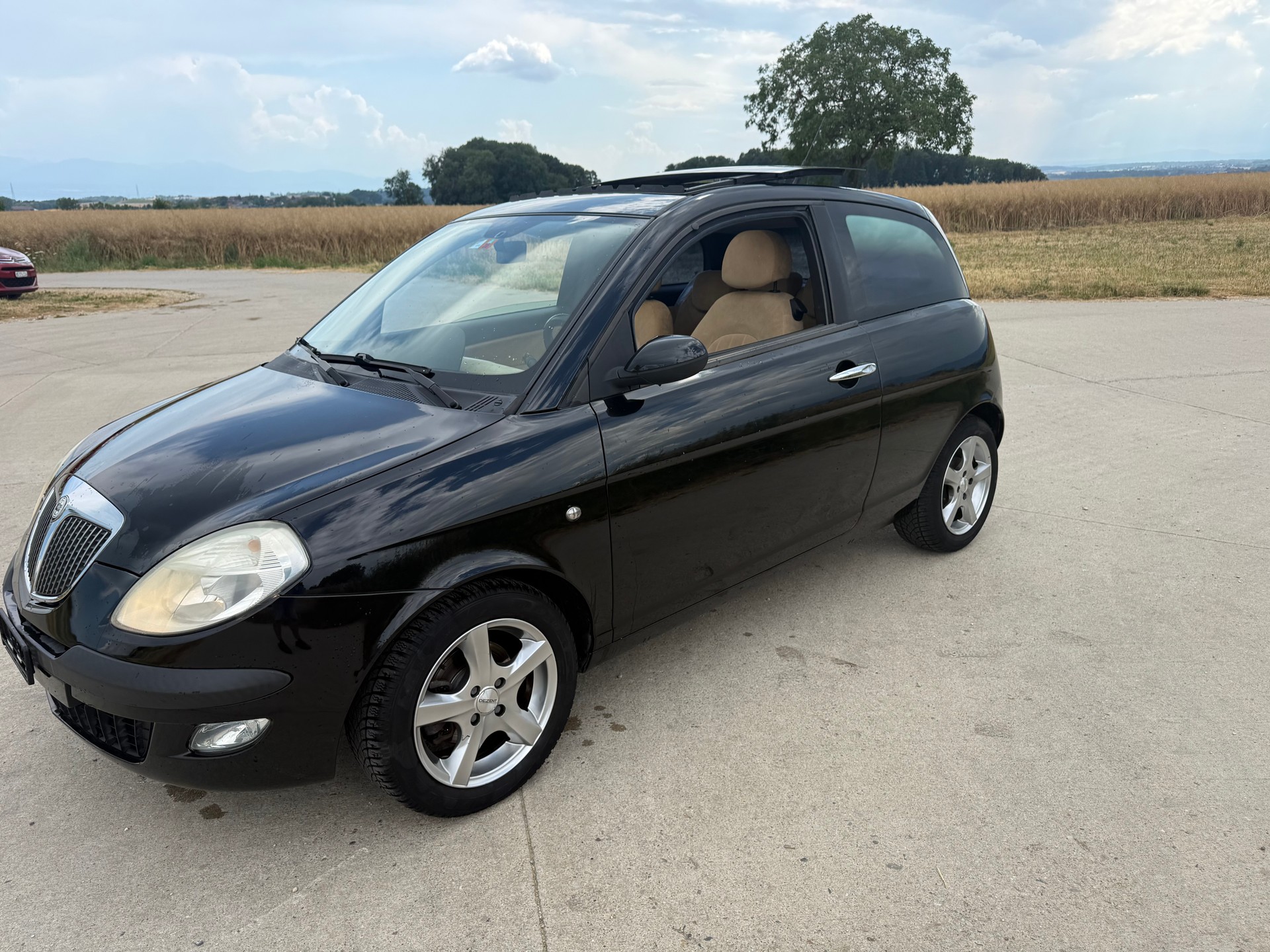 LANCIA Ypsilon 1.4 16V Argento-image-1