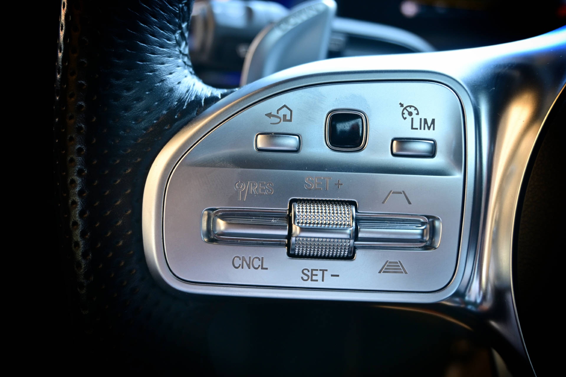 MERCEDES-BENZ CLA 35 AMG 4matic Shooting Brake *Hammer Ausstattung*Gratis Service bis 100'000km*-image-16