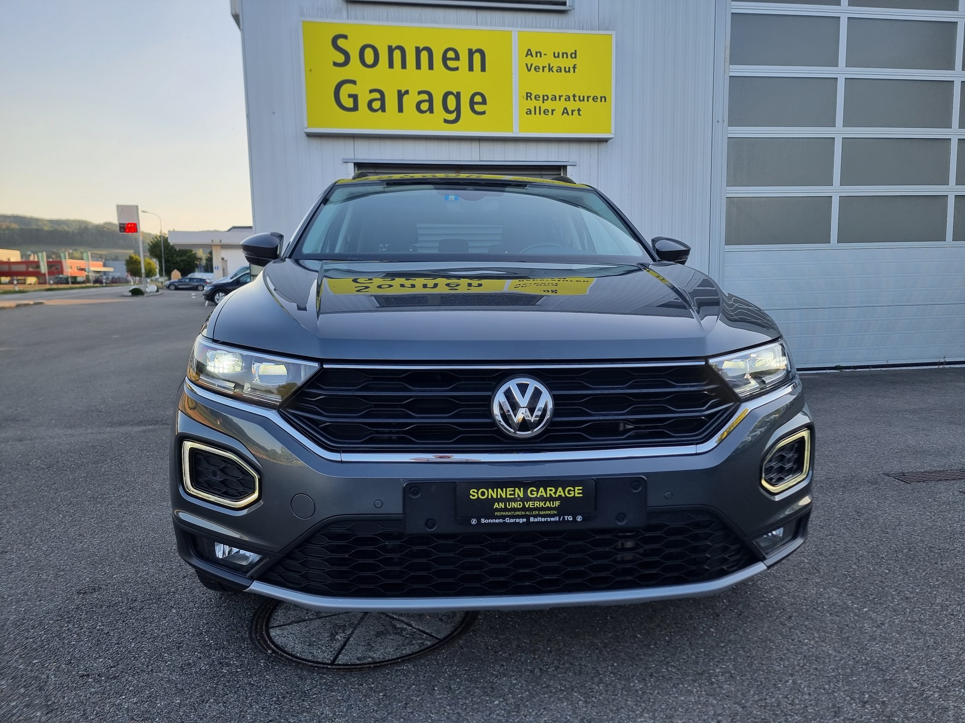 VW T-Roc 1.5 TSI EVO Sport DSG 4Motion-image-1