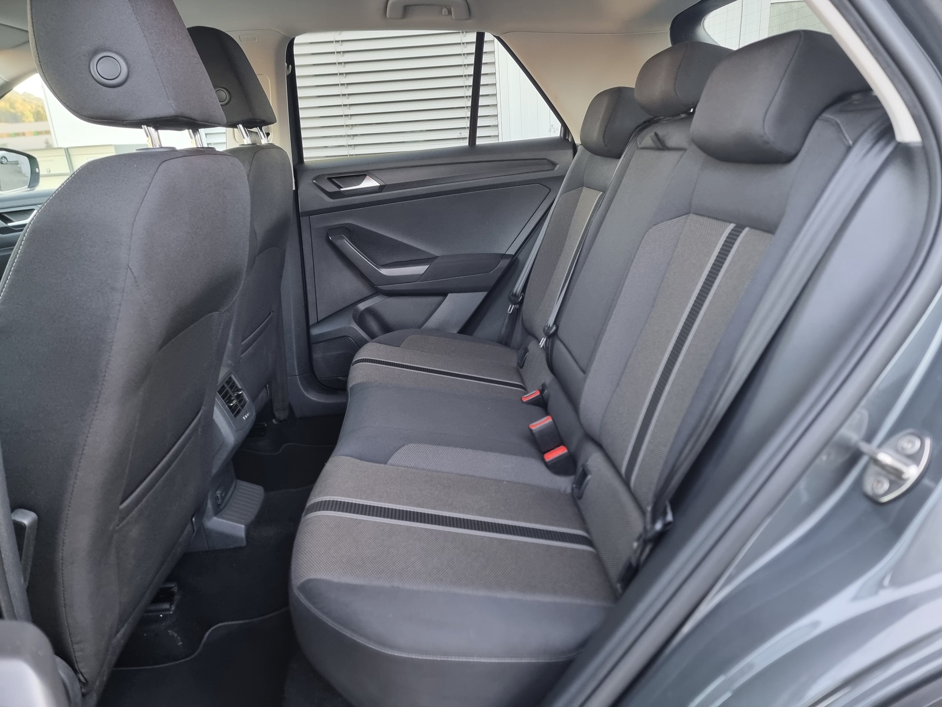 VW T-Roc 1.5 TSI EVO Sport DSG 4Motion-image-5