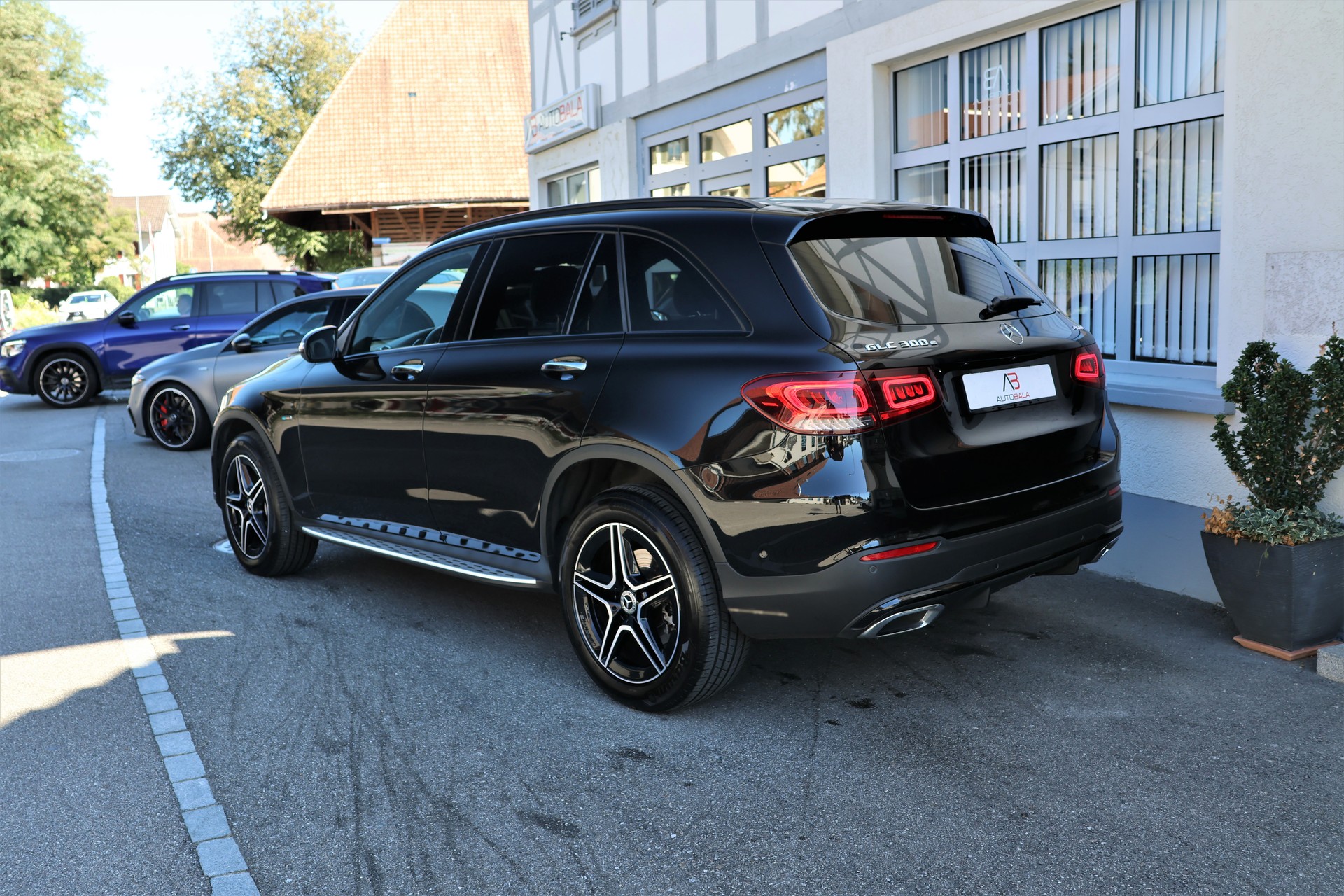 MERCEDES-BENZ GLC 300 e AMG Line 4Matic 9G-Tronic (CH) + 2.0T AHK-image-6