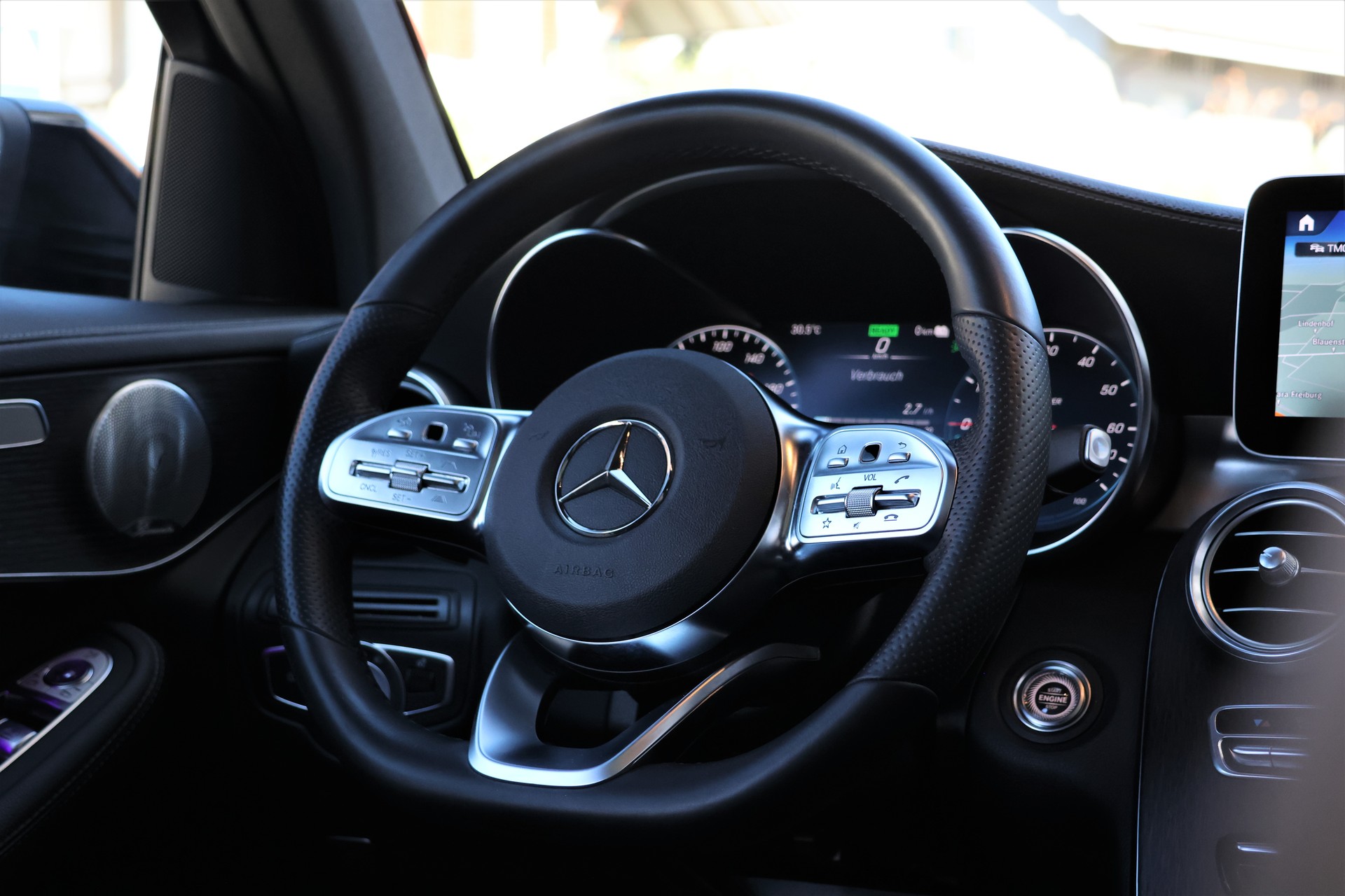 MERCEDES-BENZ GLC 300 e AMG Line 4Matic 9G-Tronic (CH) + 2.0T AHK-image-14