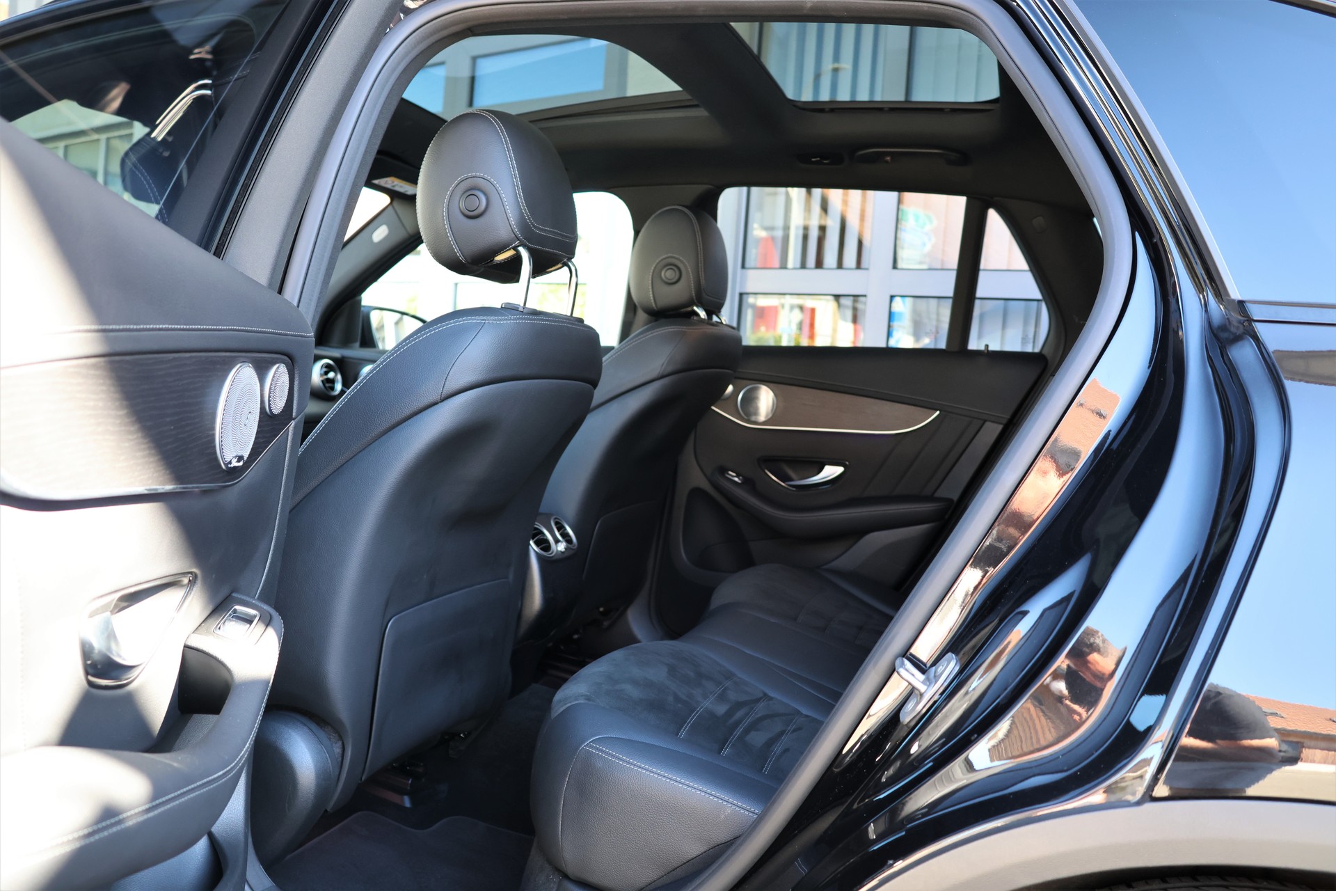 MERCEDES-BENZ GLC 300 e AMG Line 4Matic 9G-Tronic (CH) + 2.0T AHK-image-12
