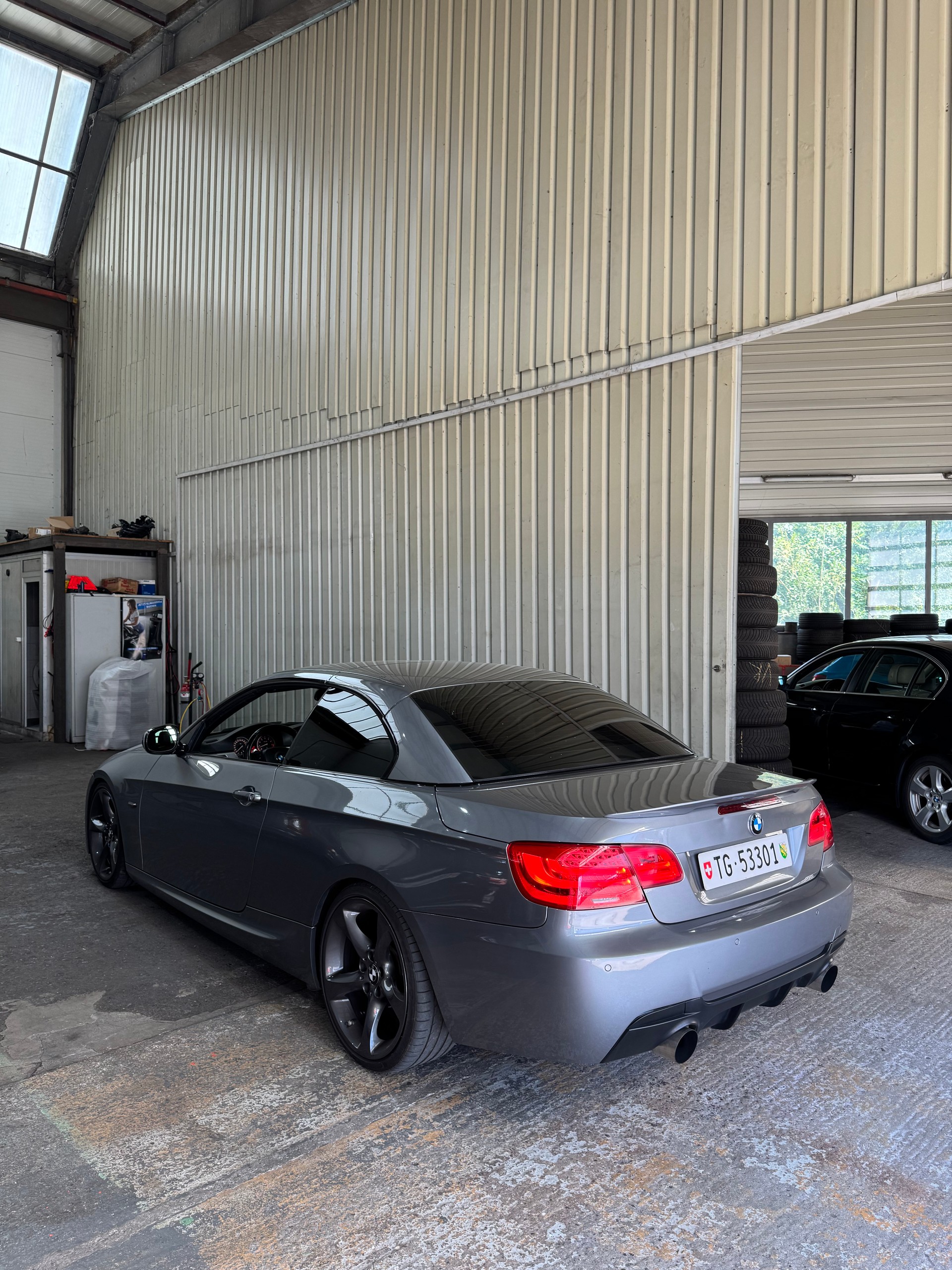 BMW 335i-image-2