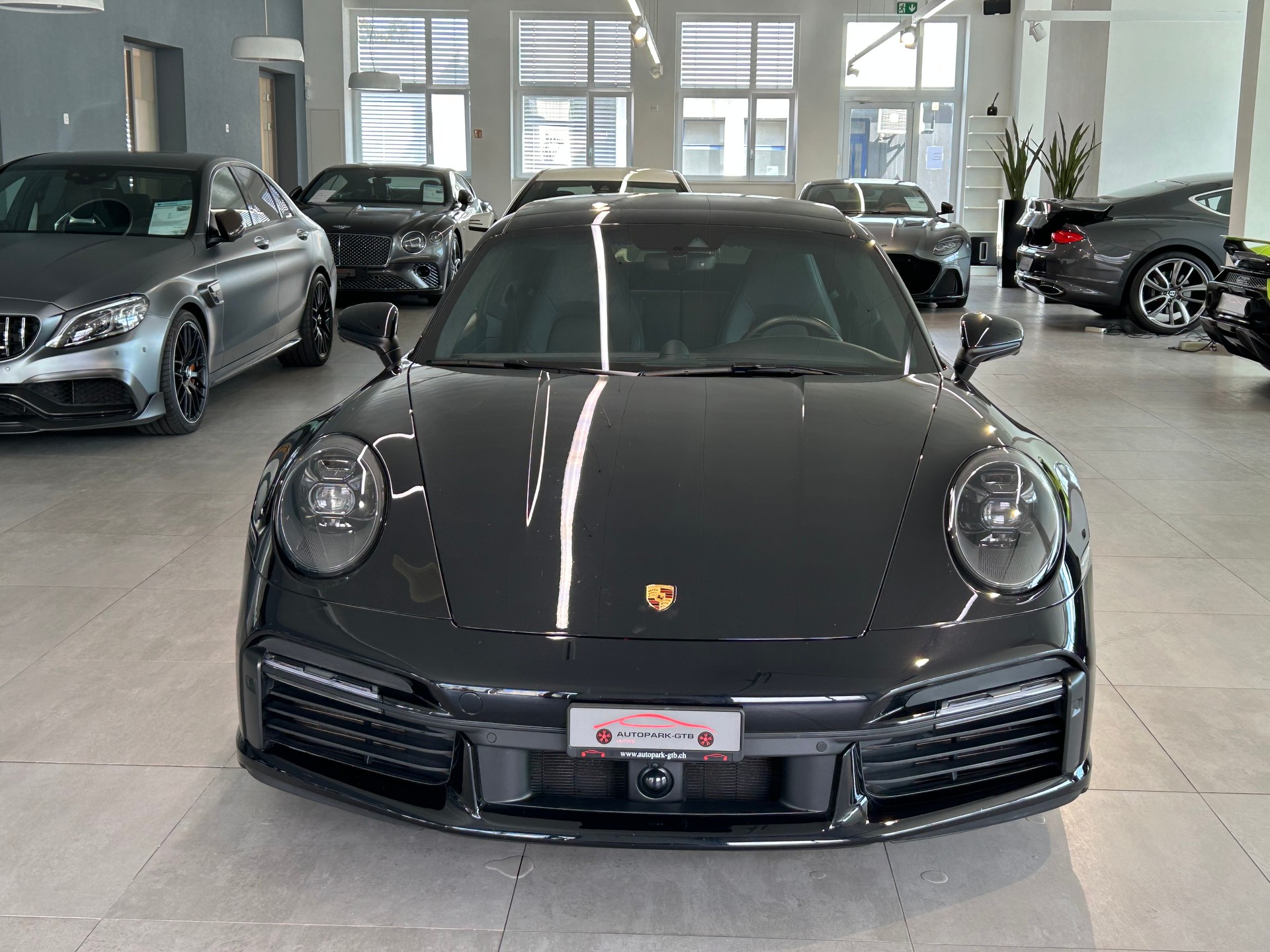 PORSCHE 911 Turbo S PDK-showroom-element-2