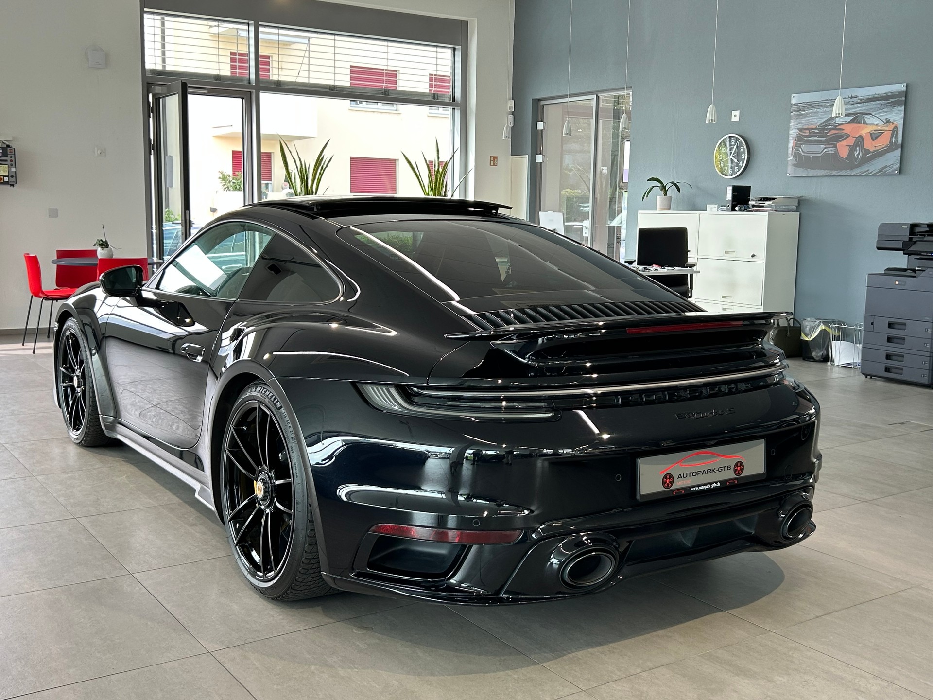 PORSCHE 911 Turbo S PDK-showroom-element-3