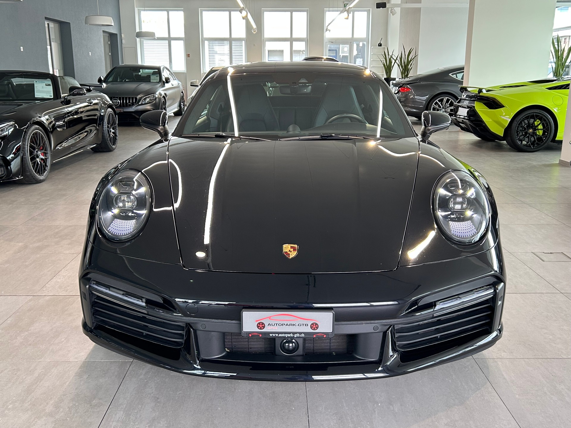 PORSCHE 911 Turbo S PDK-showroom-element-2