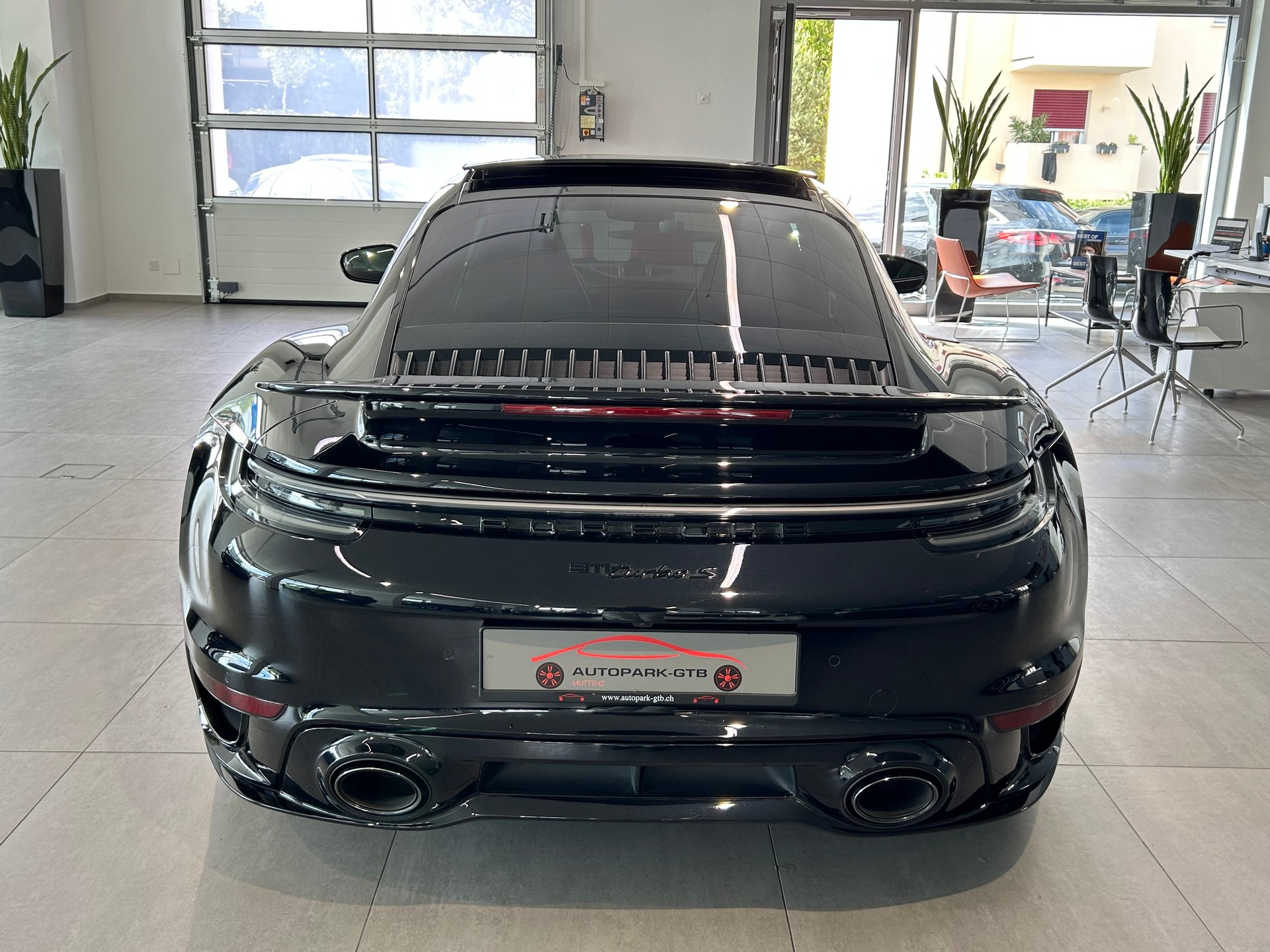 PORSCHE 911 Turbo S PDK-image-9