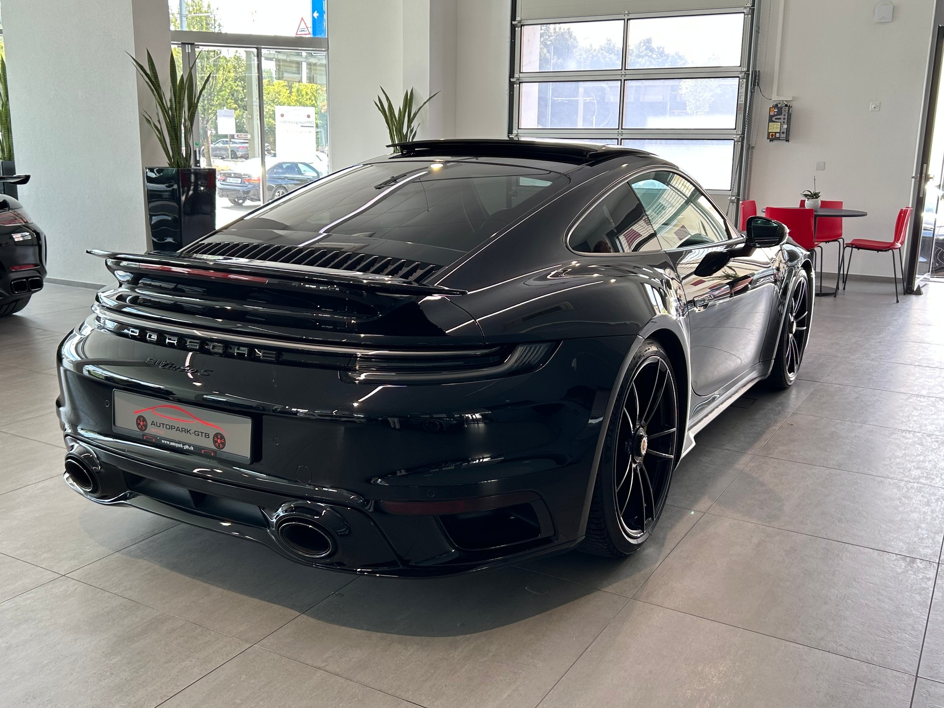 PORSCHE 911 Turbo S PDK-image-4