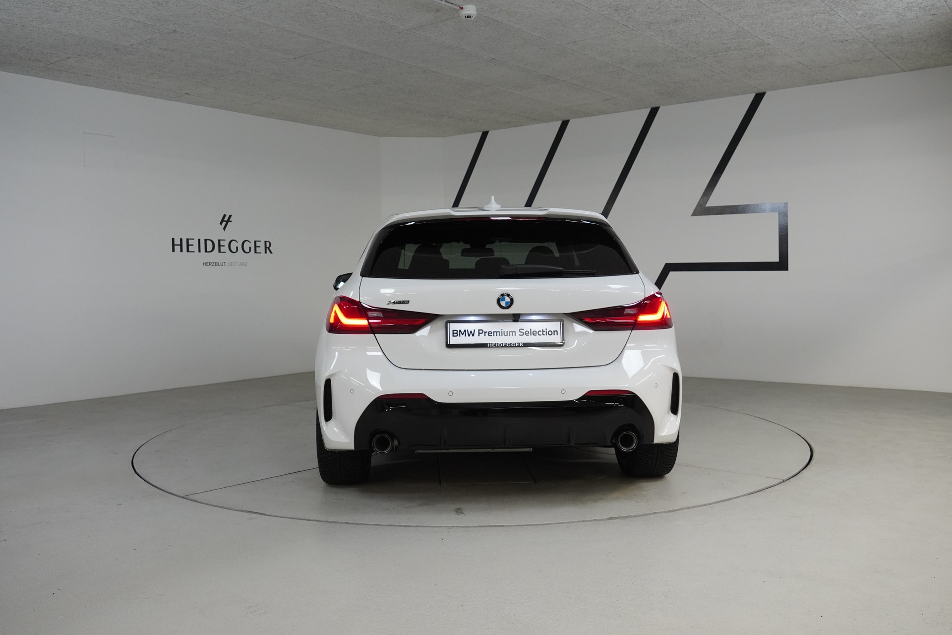 BMW 120d xDrive Steptronic Pure M Sport-image-5
