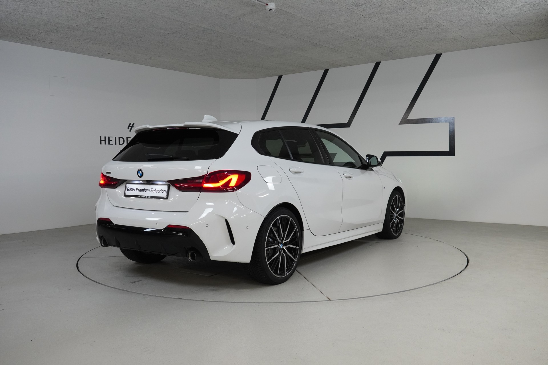 BMW 120d xDrive Steptronic Pure M Sport-image-6
