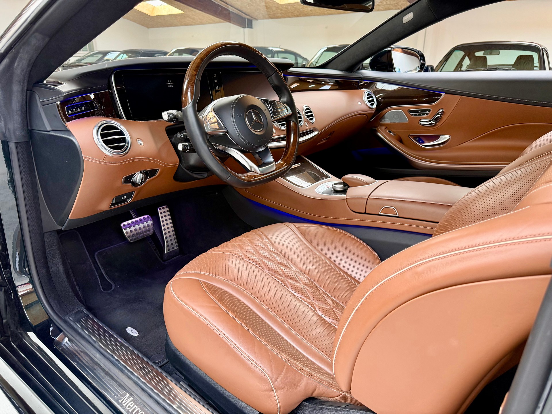 MERCEDES-BENZ S 500 Coupé 4Matic 7G-Tronic-image-8