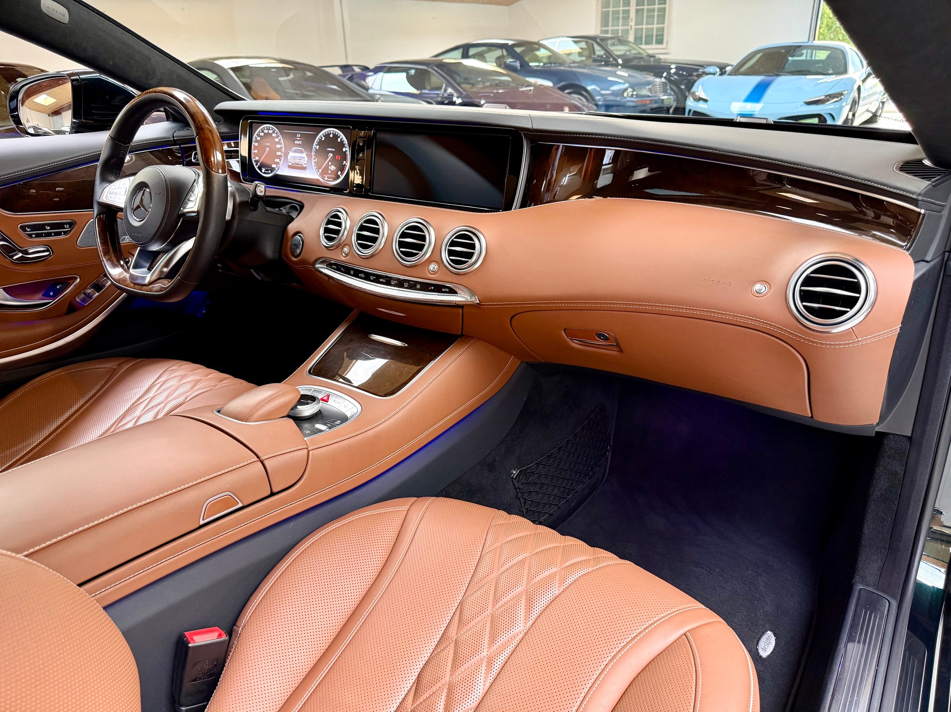 MERCEDES-BENZ S 500 Coupé 4Matic 7G-Tronic-image-12