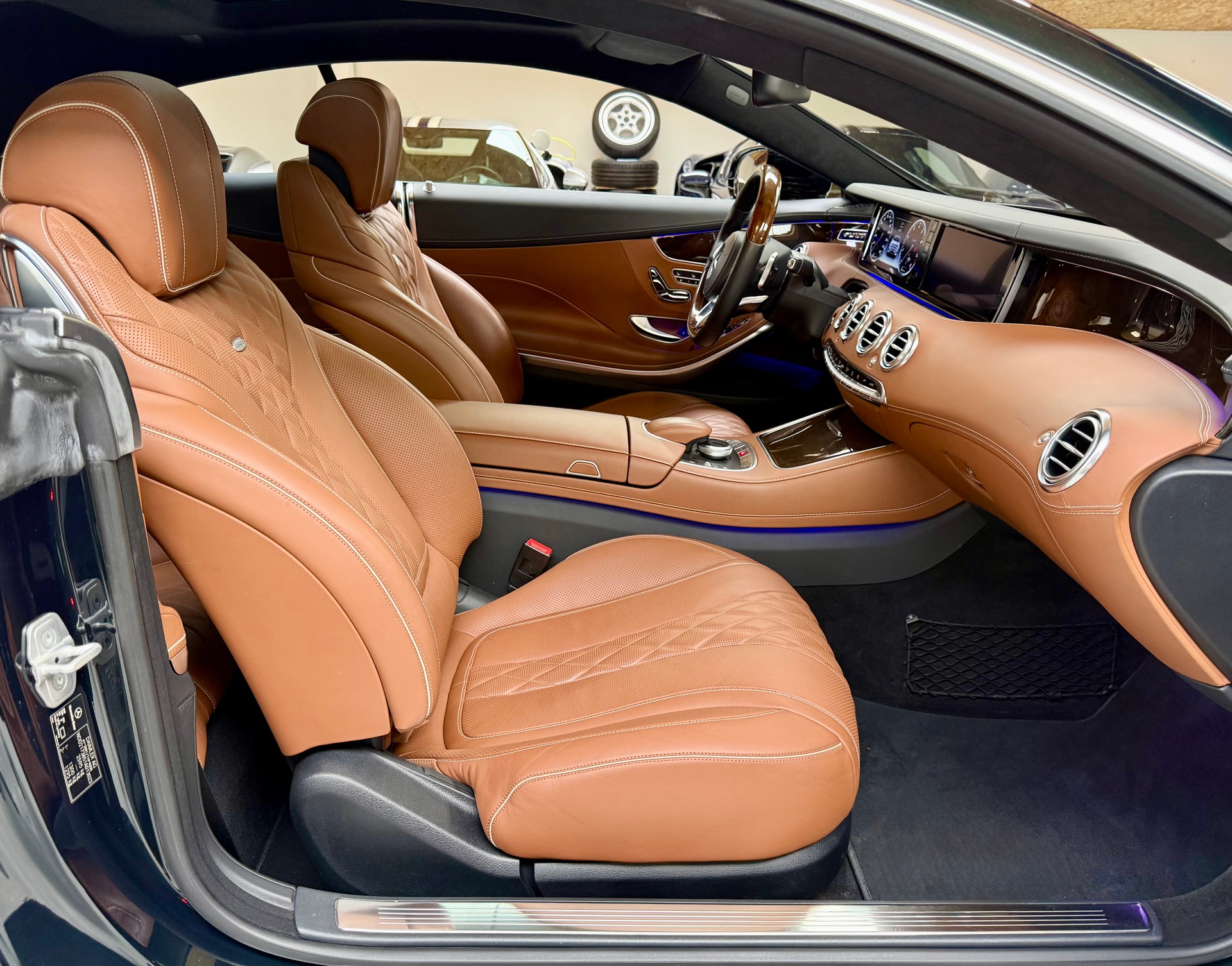 MERCEDES-BENZ S 500 Coupé 4Matic 7G-Tronic-image-11