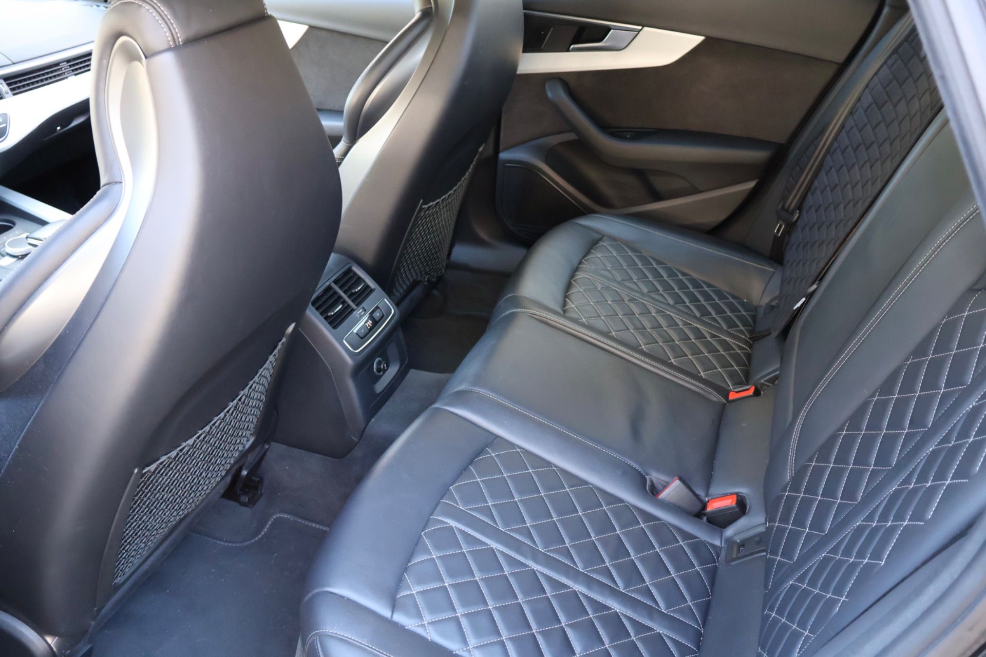AUDI S4 3.0 TFSI quattro-image-7
