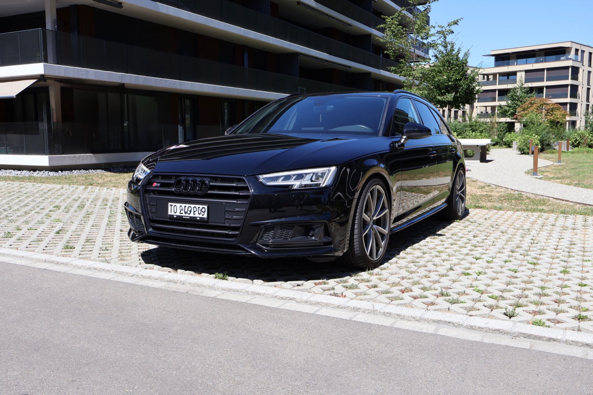AUDI S4 3.0 TFSI quattro-image-1