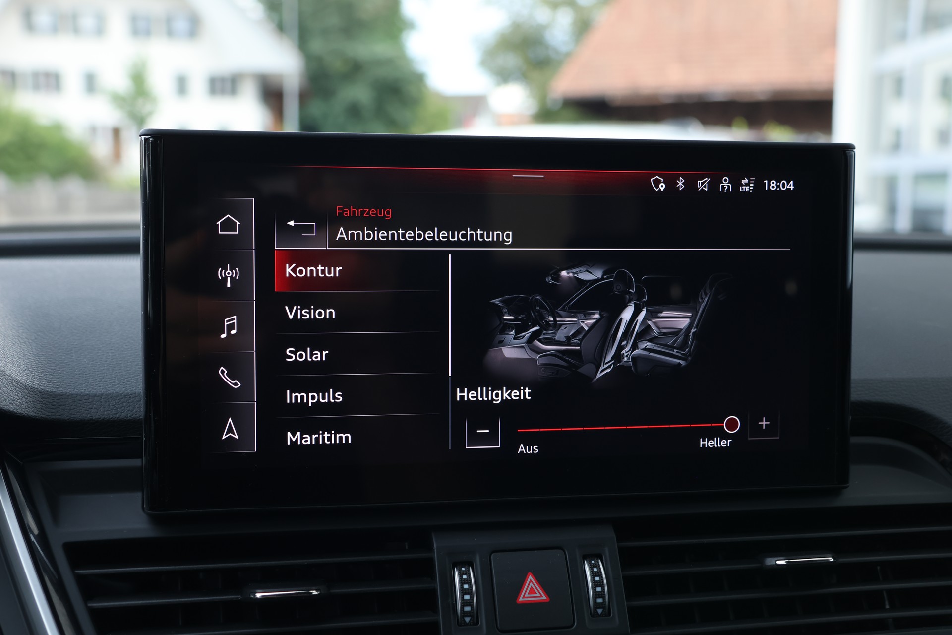 AUDI Q5 40 TDI S-line quattro S-tronic *BlackStyle* + 2.4T AHK-image-25