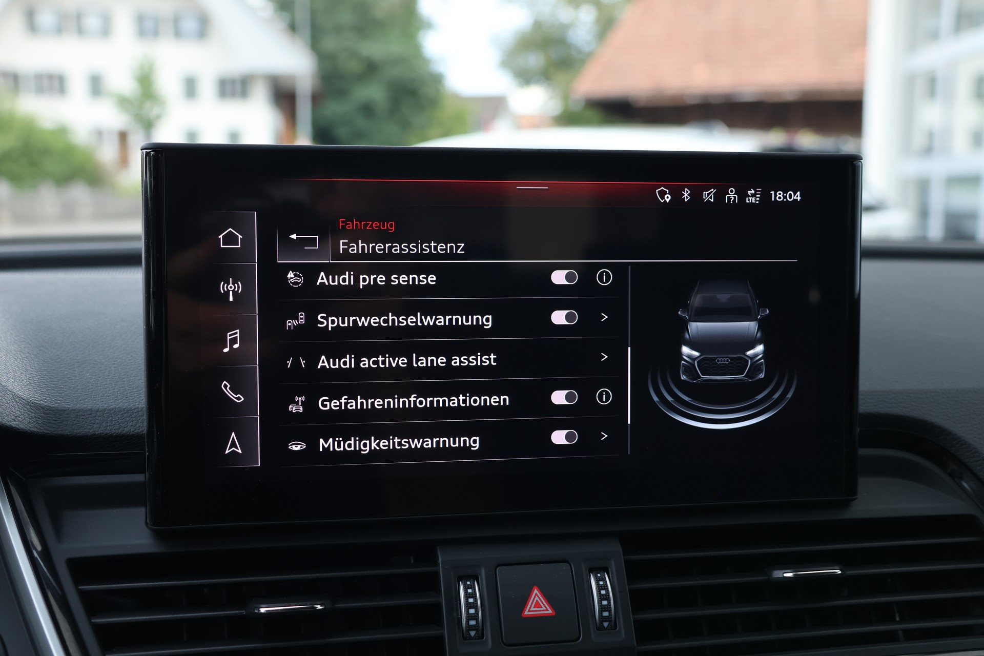 AUDI Q5 40 TDI S-line quattro S-tronic *BlackStyle* + 2.4T AHK-image-24