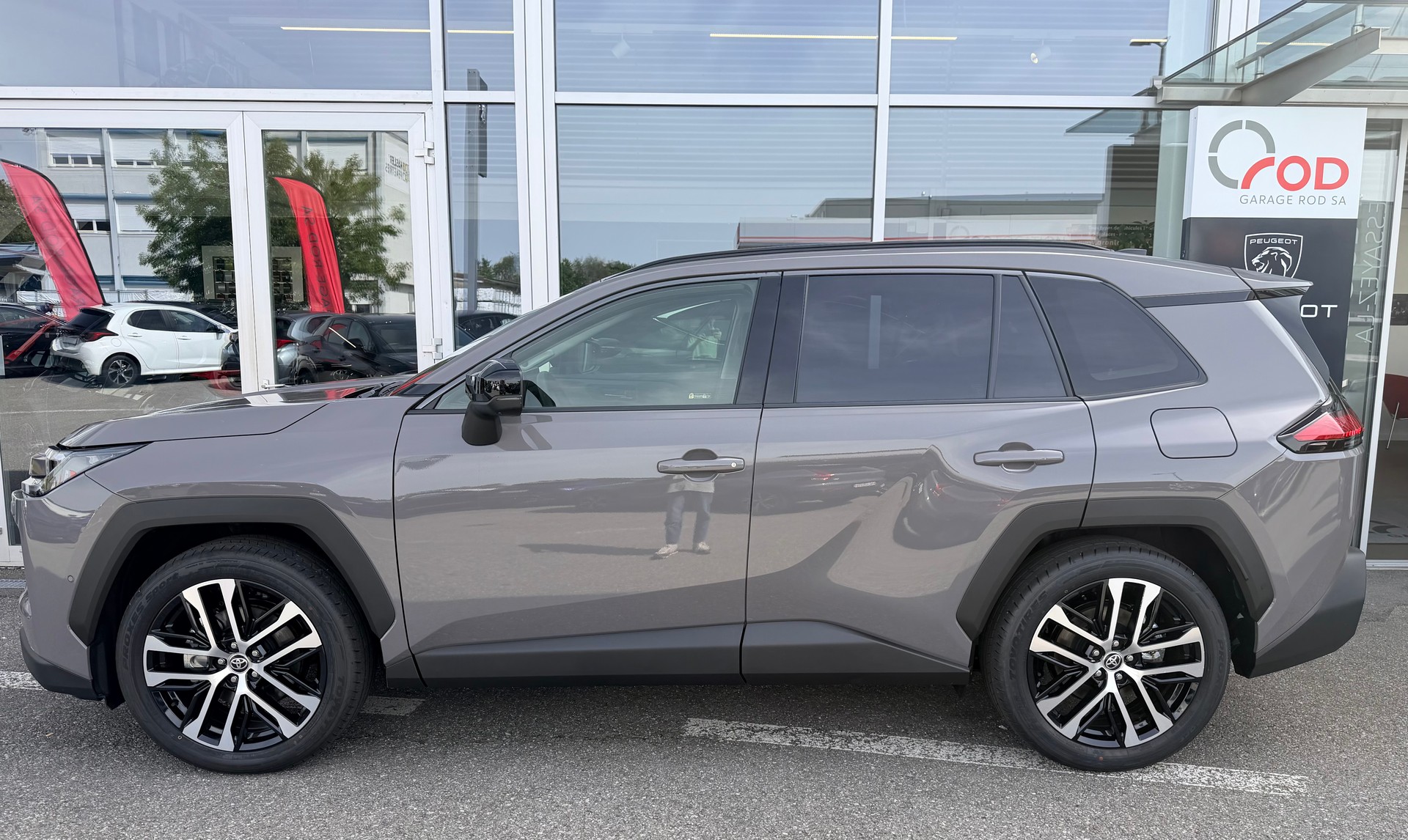 TOYOTA RAV-4 2.5 HSD Premium e-CVT AWD-image-1