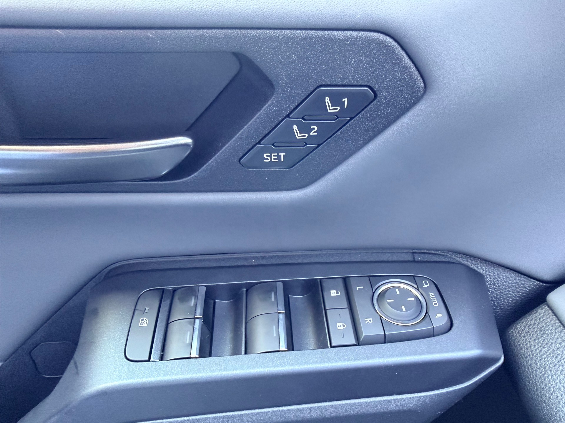 TOYOTA RAV-4 2.5 HSD Premium e-CVT AWD-image-23