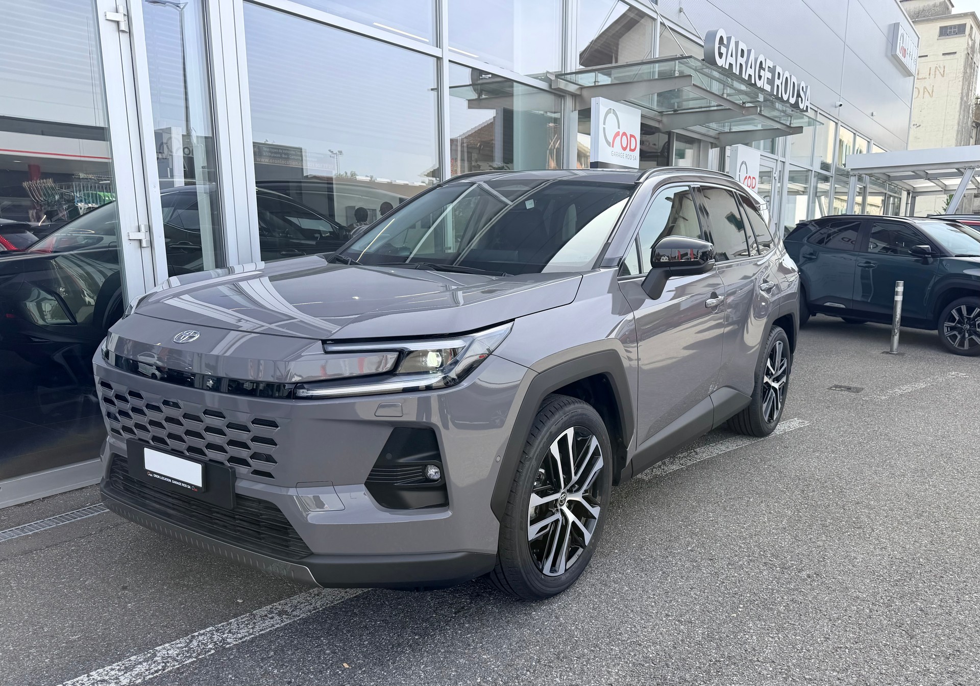 TOYOTA RAV-4 2.5 HSD Premium e-CVT AWD-image-0