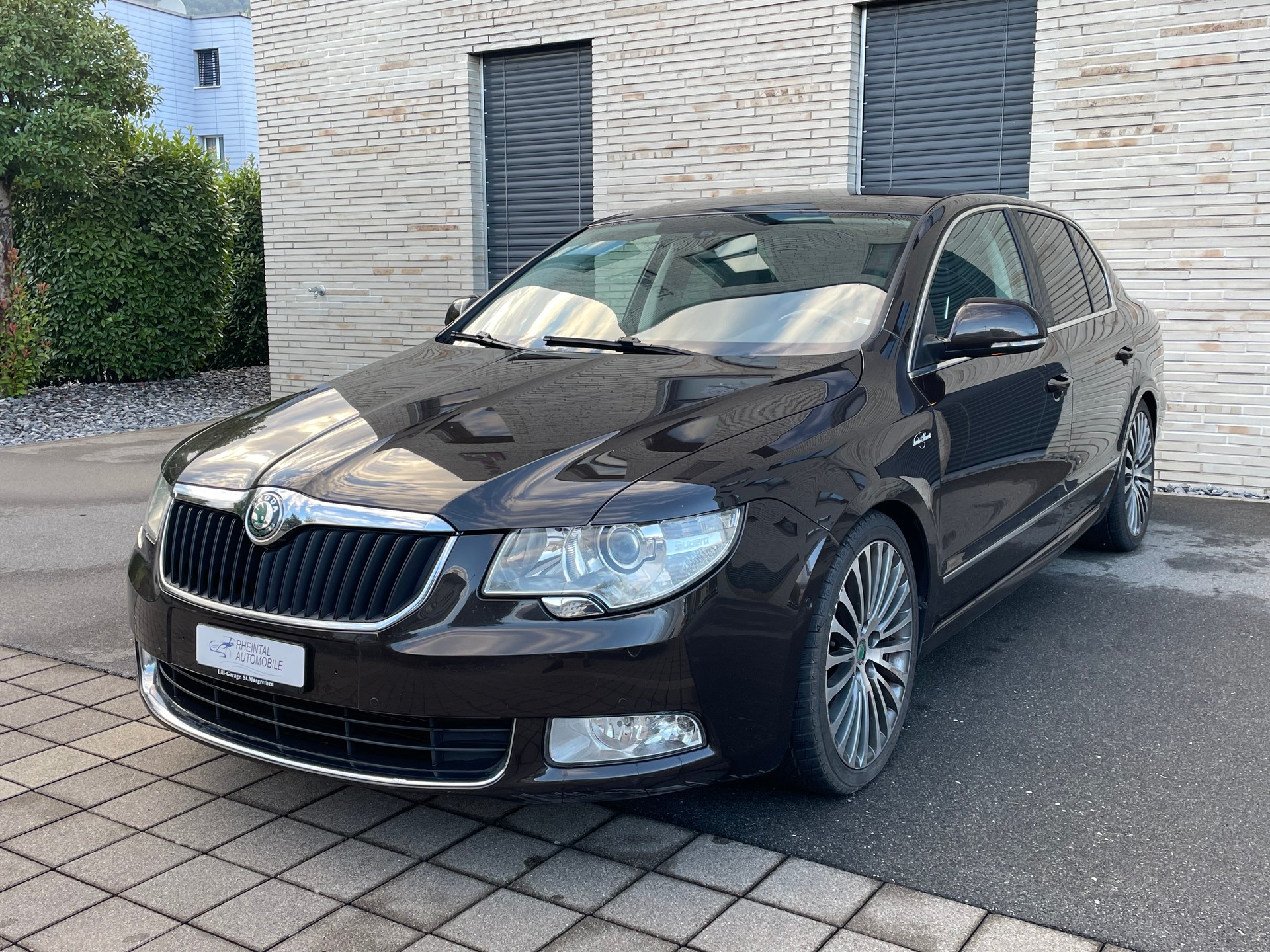 SKODA Superb 2.0 TDi Laurin & Klement-image-0