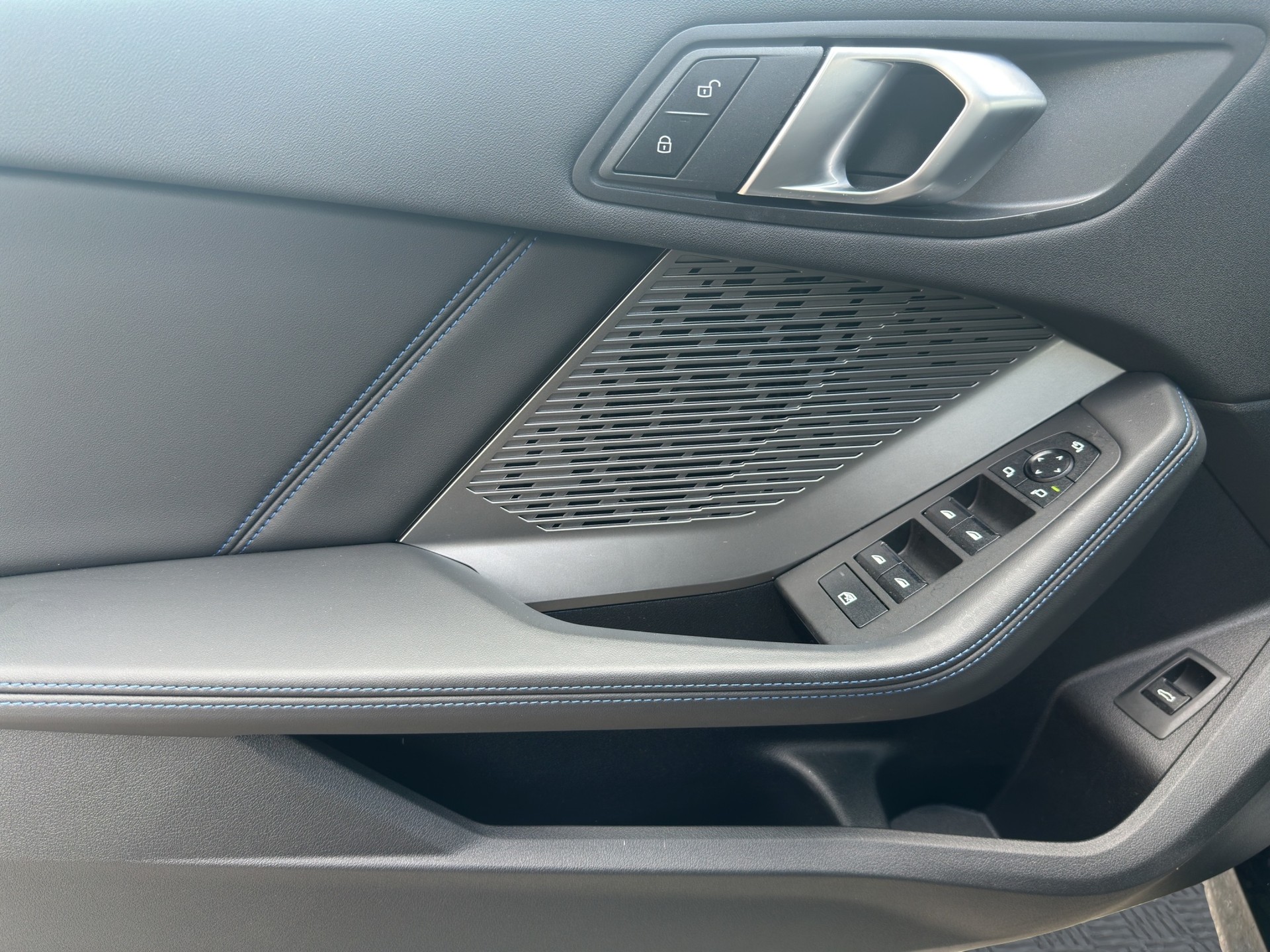 BMW 120 M Sport Pro Steptronic Shadow-Line-image-11