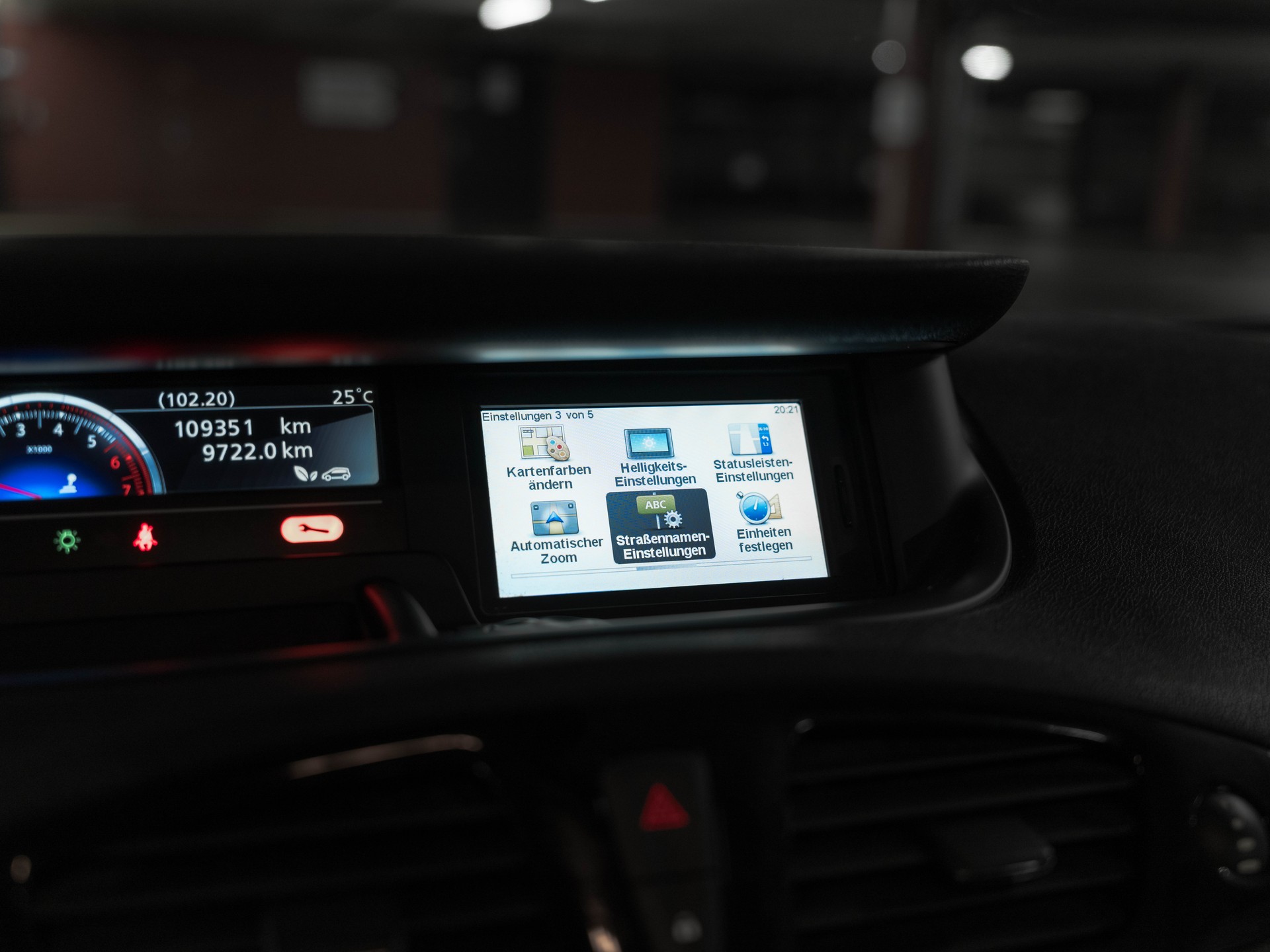 RENAULT Scénic 1.4 16V Turbo Bose-image-18