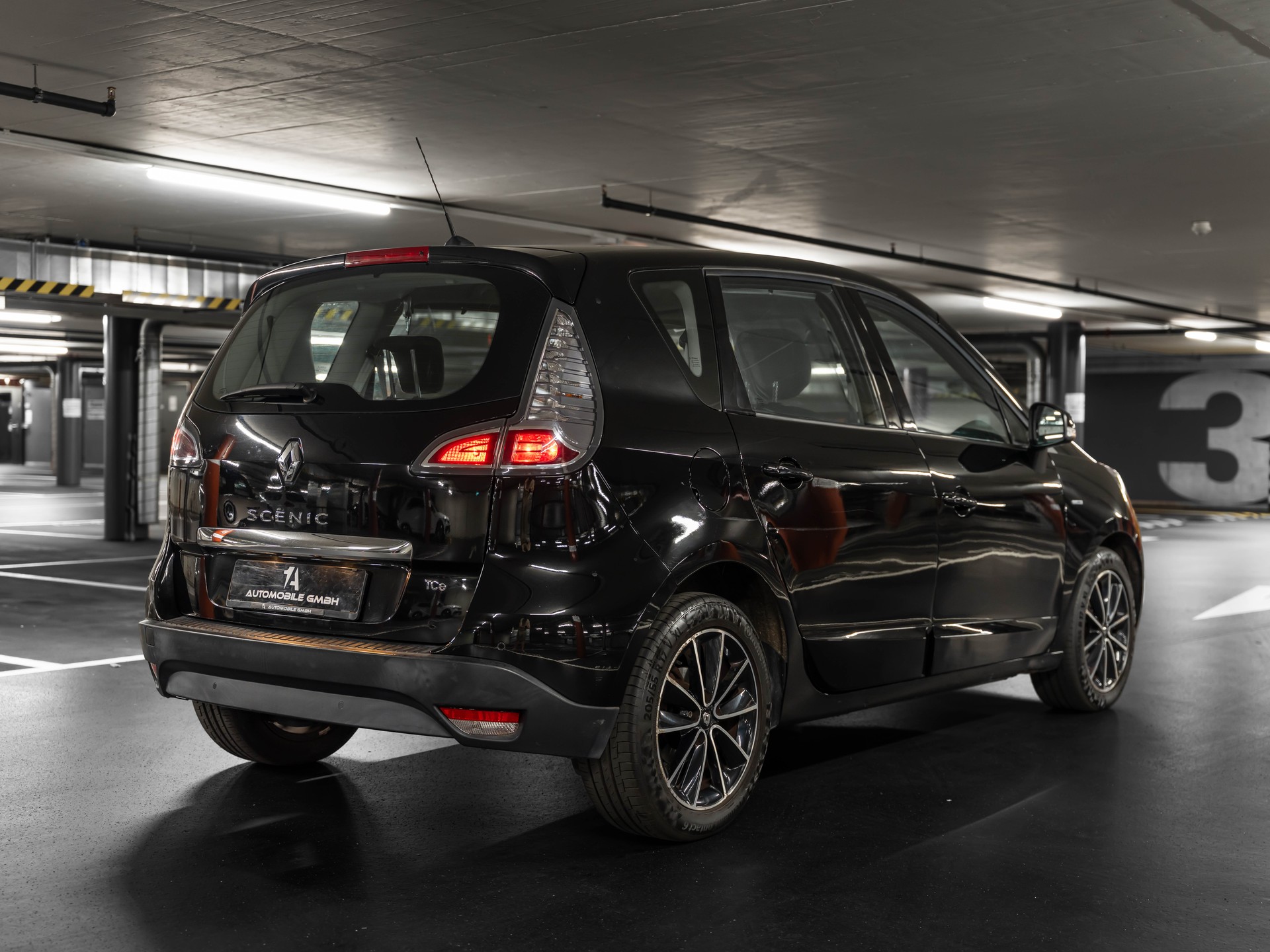 RENAULT Scénic 1.4 16V Turbo Bose-image-10