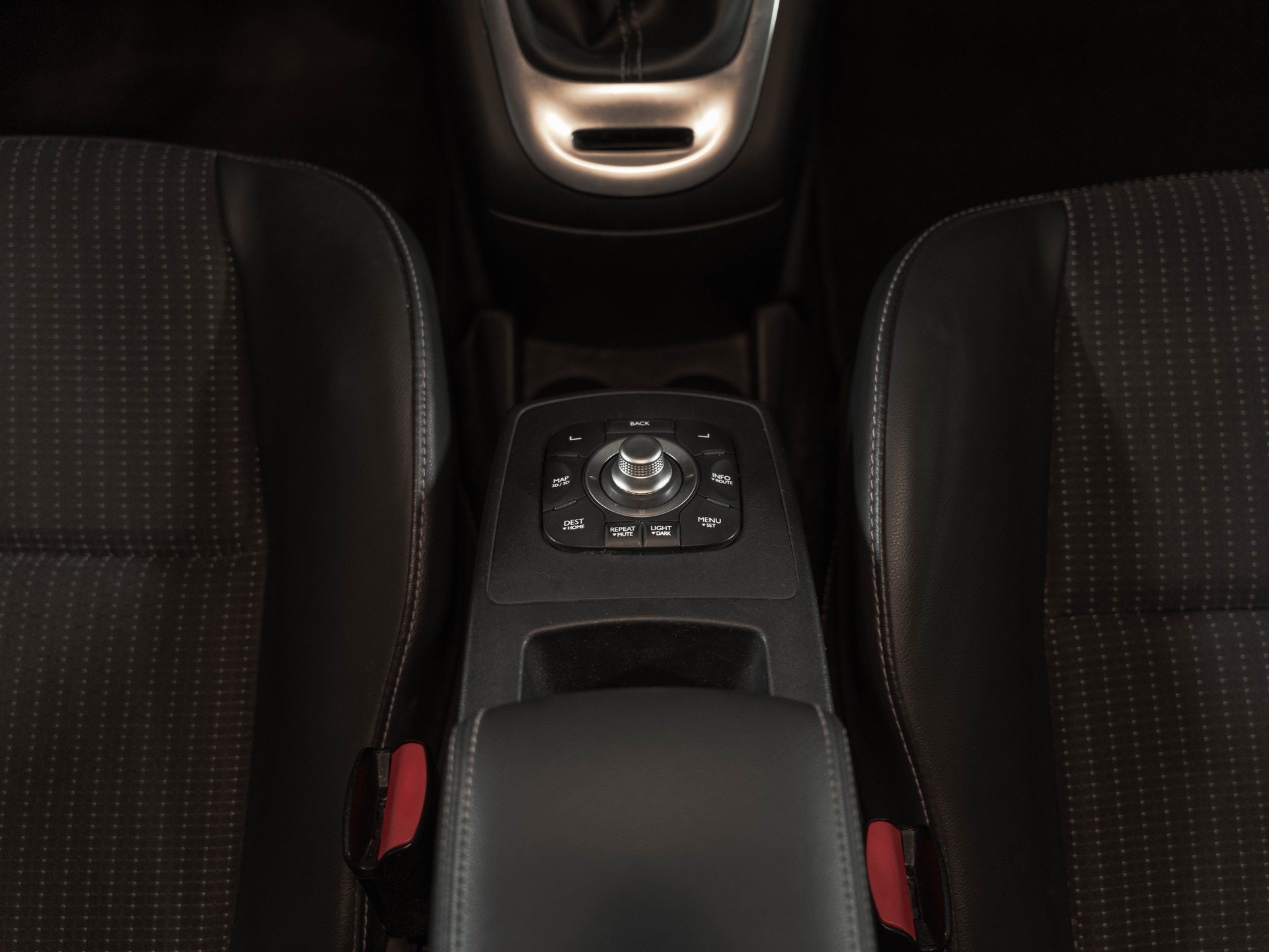RENAULT Scénic 1.4 16V Turbo Bose-image-22