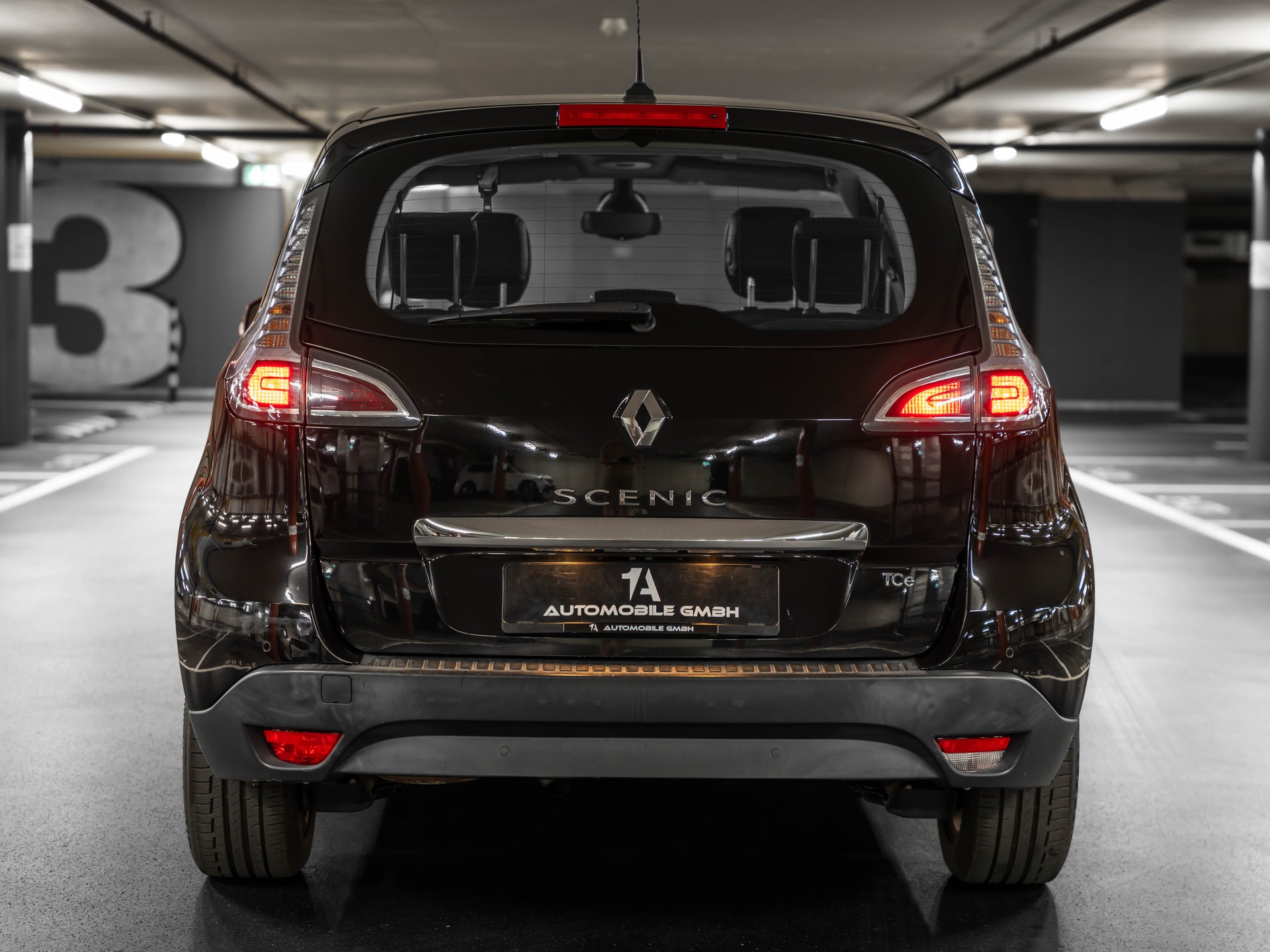 RENAULT Scénic 1.4 16V Turbo Bose-image-8