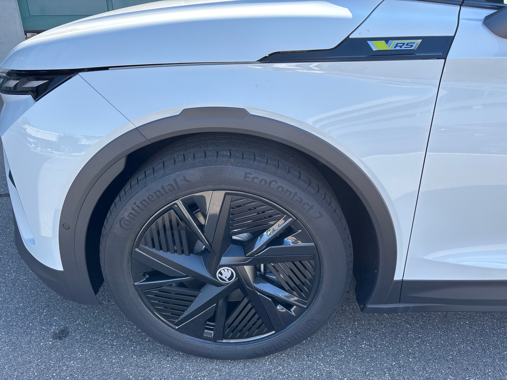SKODA Elroq RS 4x4-image-17