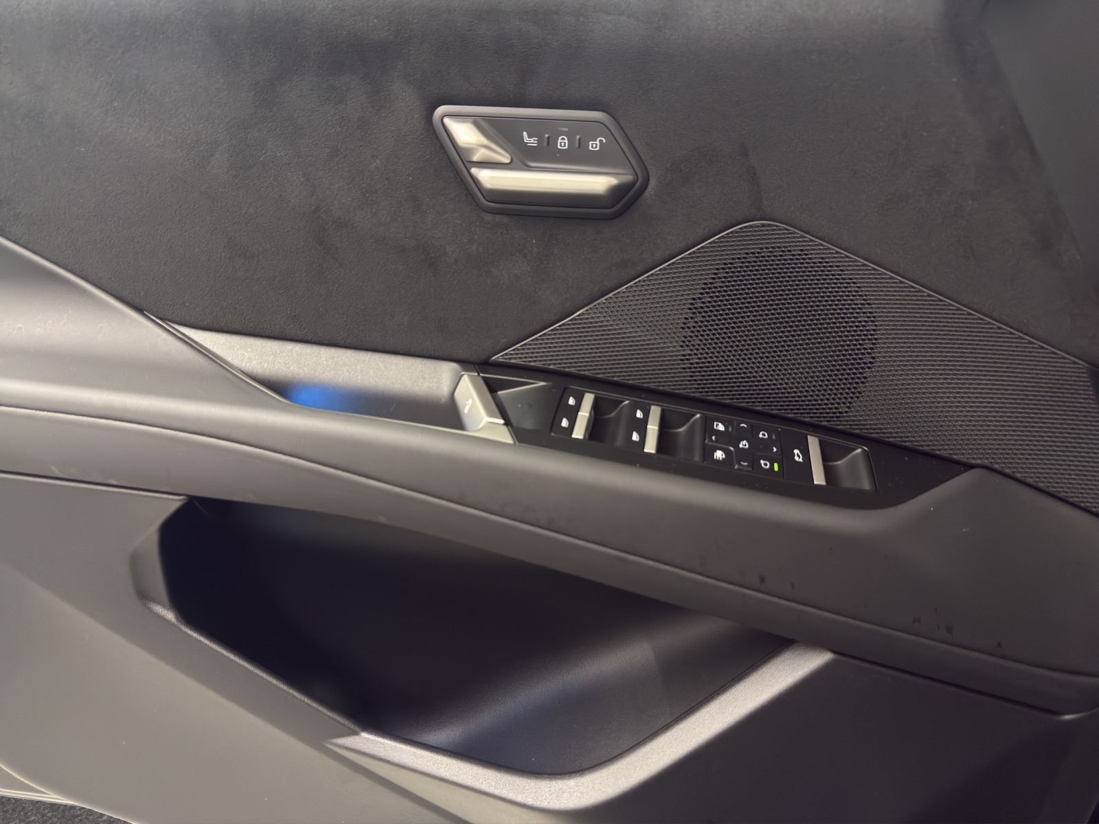 BMW iX3 40 M Sport Pro-image-14