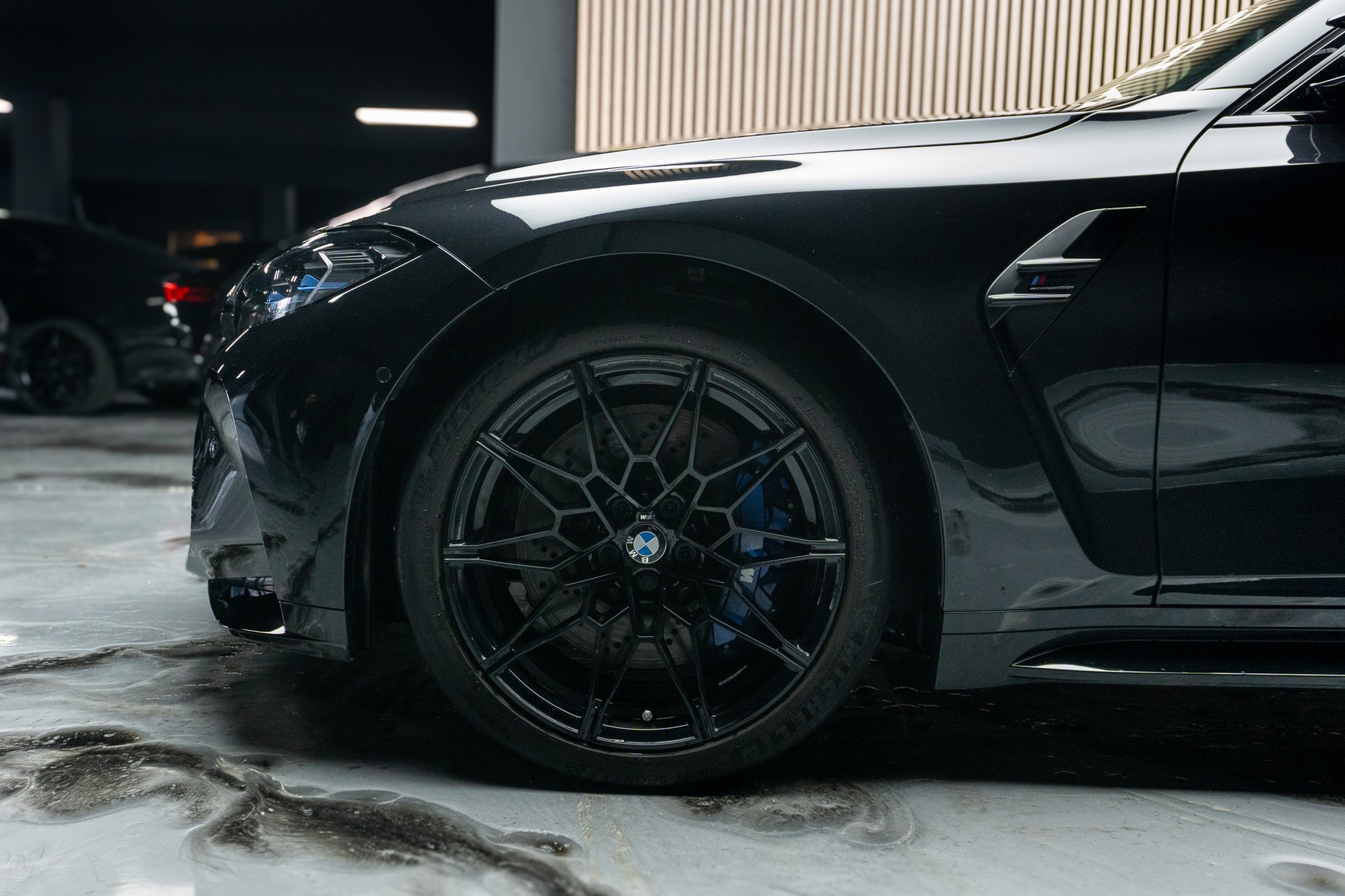 BMW M3 Touring xDrive Competition M-showroom-element-2