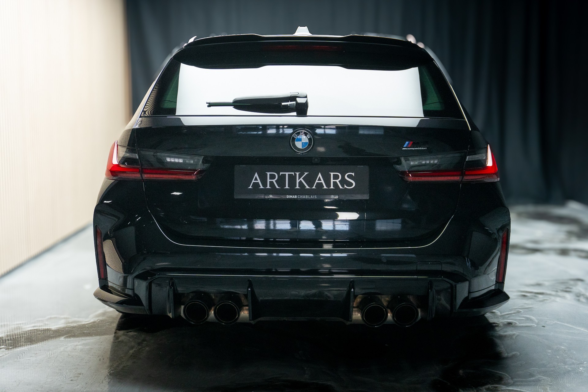 BMW M3 Touring xDrive Competition M-showroom-element-3