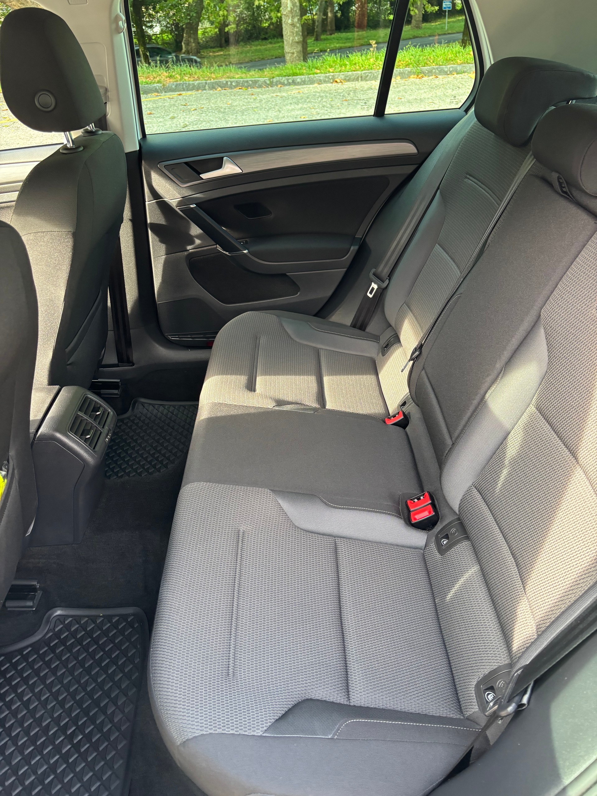 VW 1.5 TSI 150 Edition 45 DSG-image-15