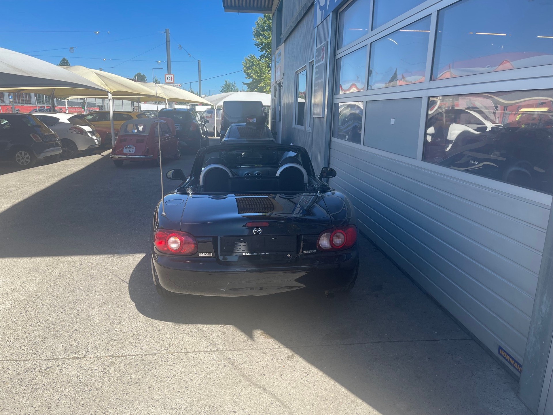 MAZDA MX-5-showroom-element-2