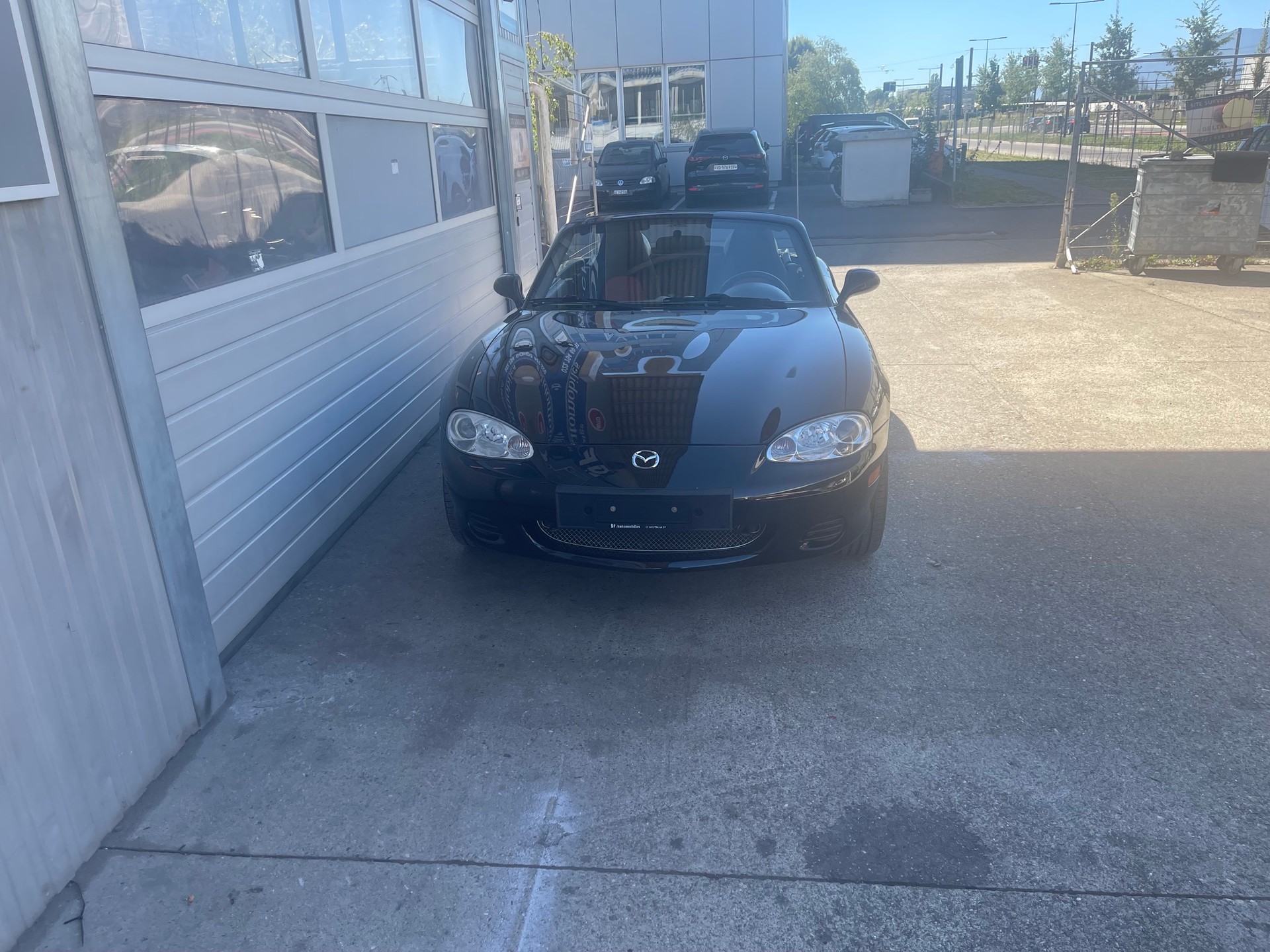MAZDA MX-5-showroom-element-1