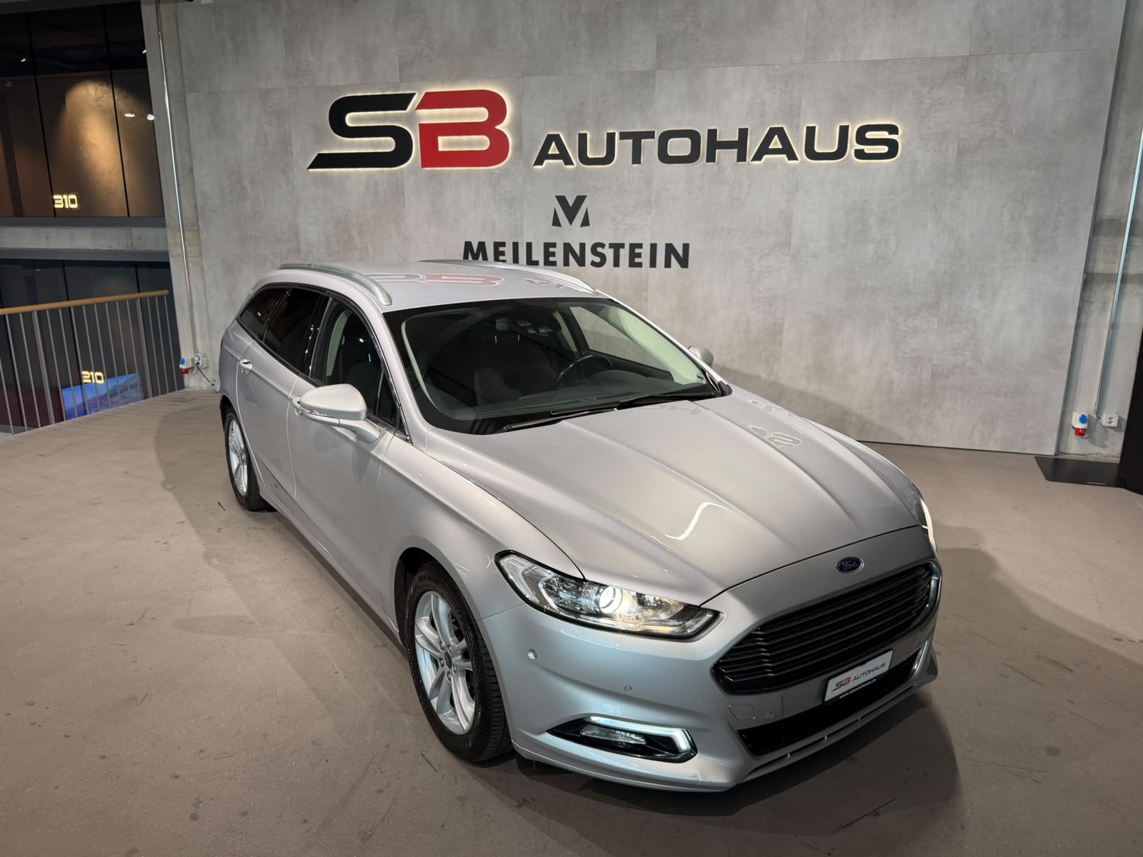 FORD Mondeo 2.0 TDCi Business Plus PowerShift (CH)-image-4