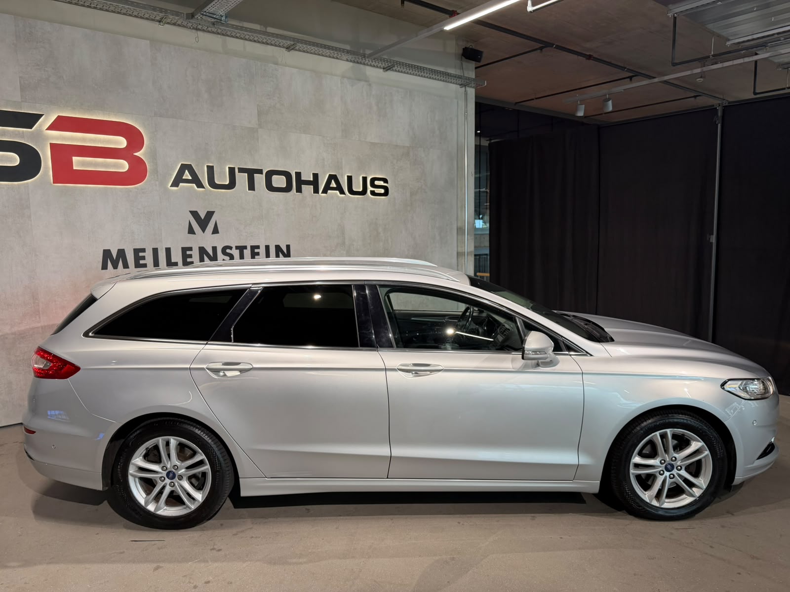 FORD Mondeo 2.0 TDCi Business Plus PowerShift (CH)-image-5