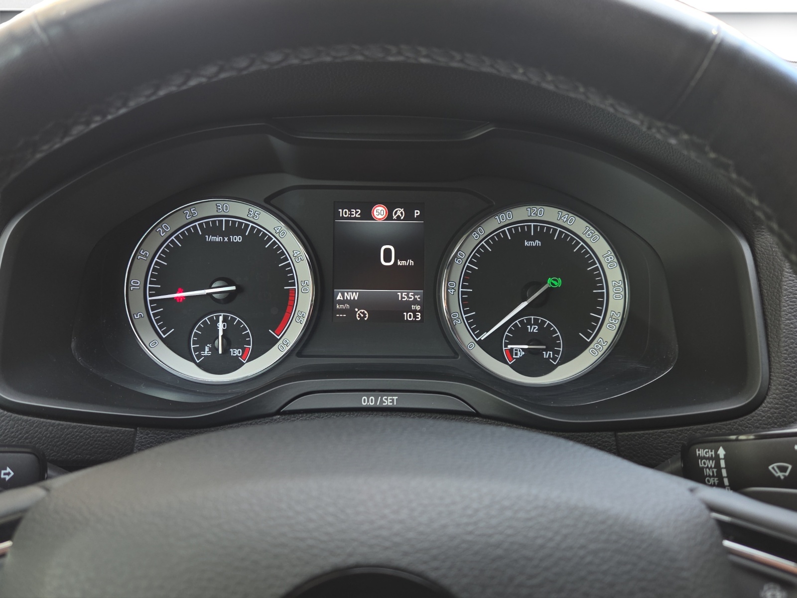 SKODA Karoq 2.0 TDI CR Style 4x4 DSG-image-14