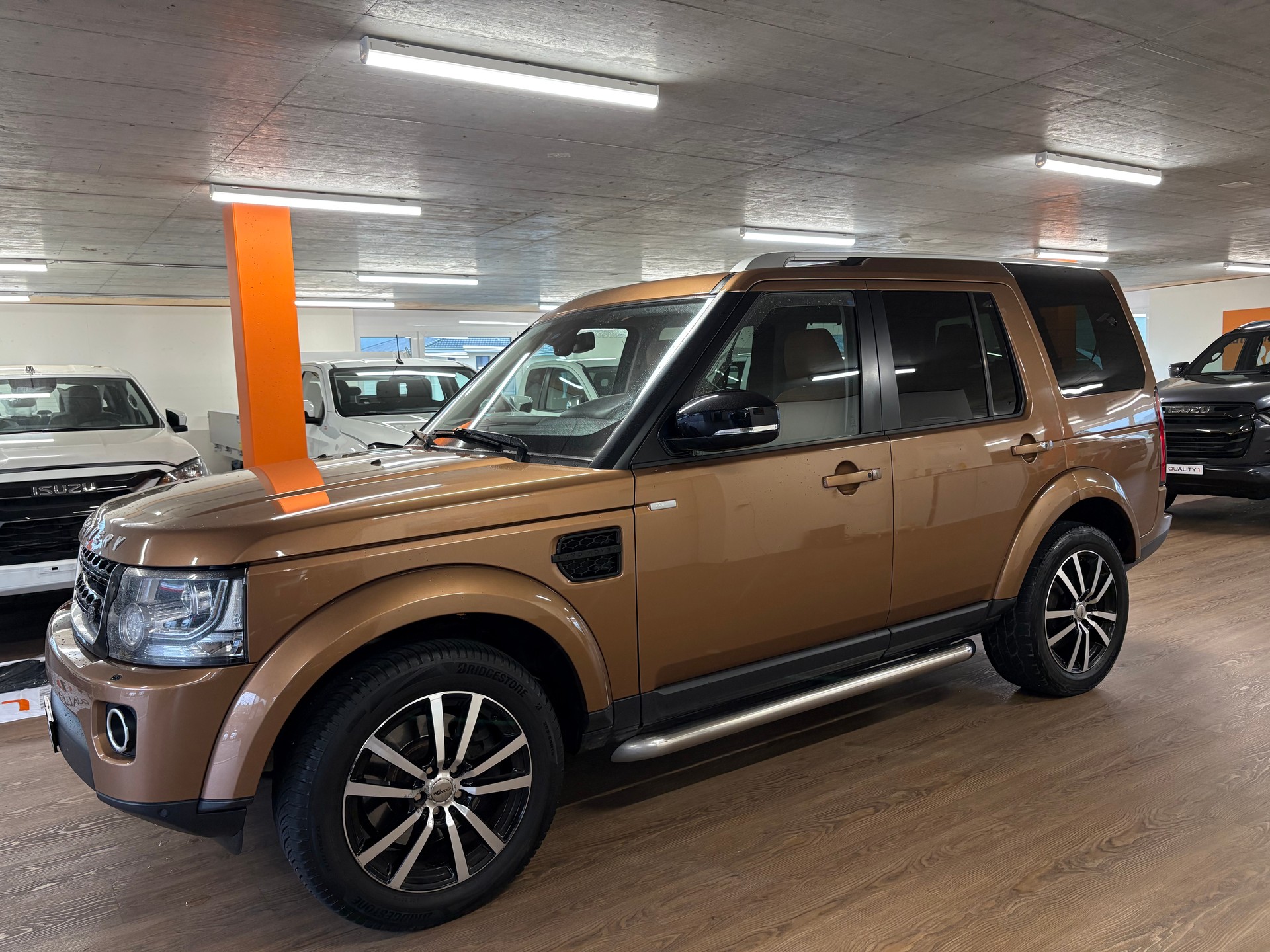 LAND ROVER Discovery 3.0 SDV6 Landmark Automatic-image-2