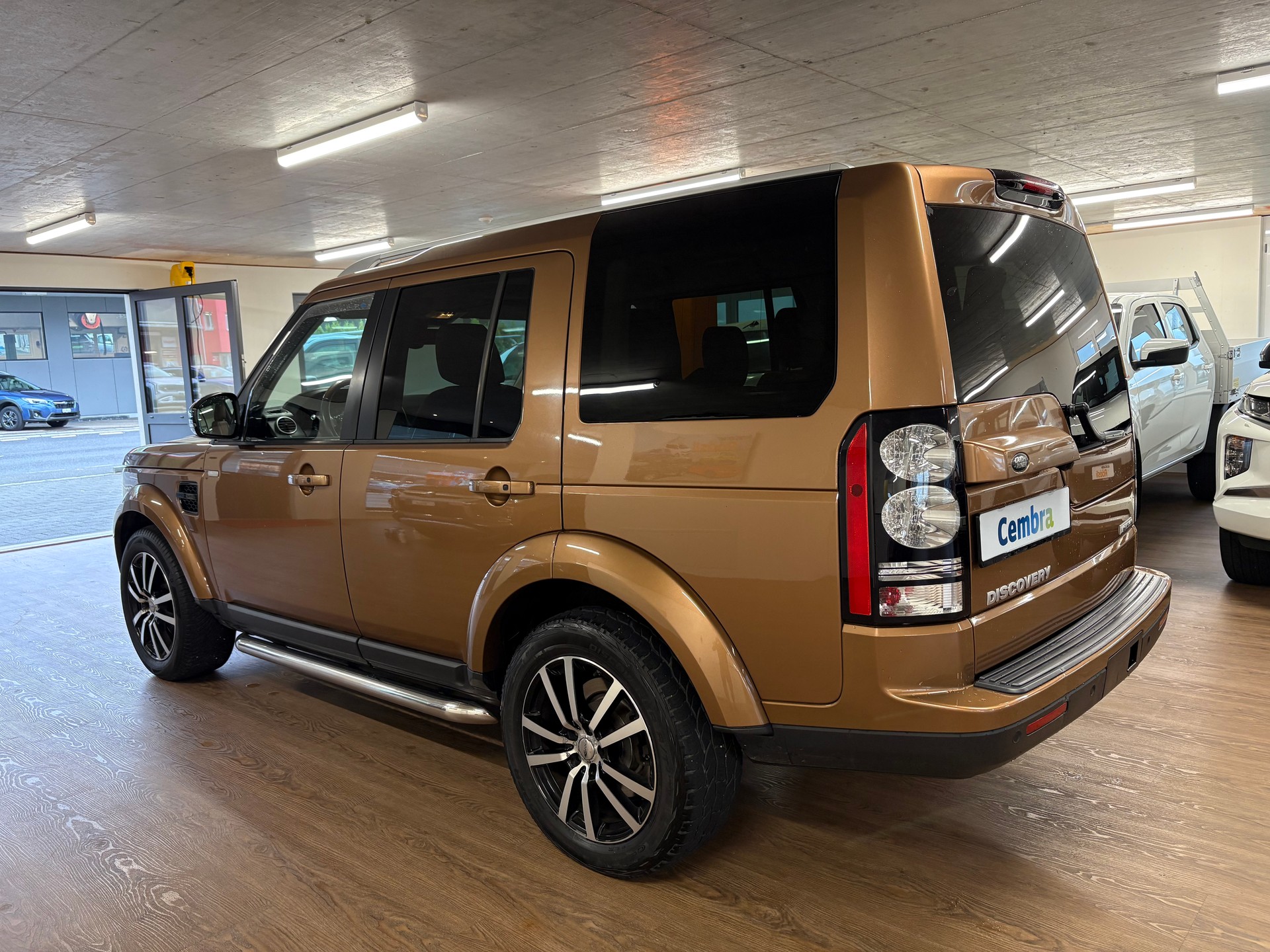 LAND ROVER Discovery 3.0 SDV6 Landmark Automatic-image-7