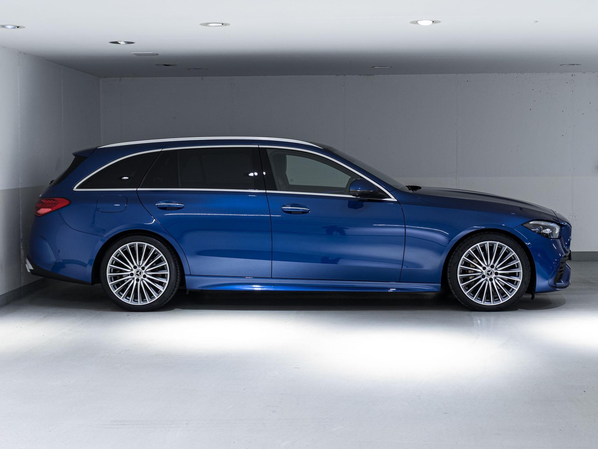MERCEDES-BENZ C 220 d 4MATIC T-Modell-image-1