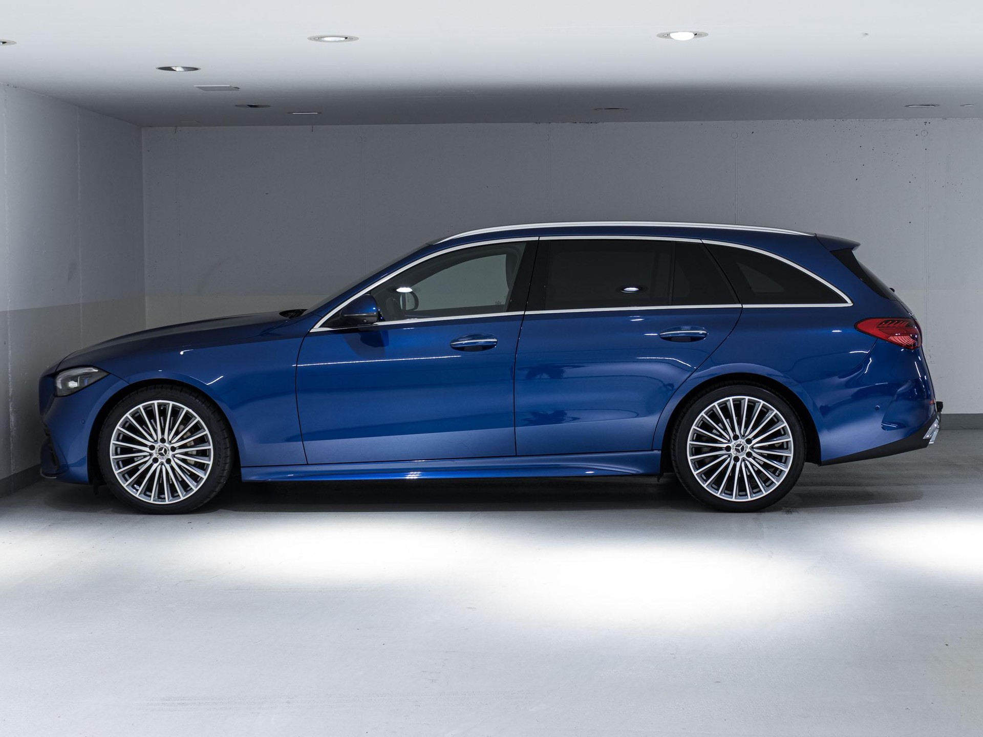 MERCEDES-BENZ C 220 d 4MATIC T-Modell-image-4