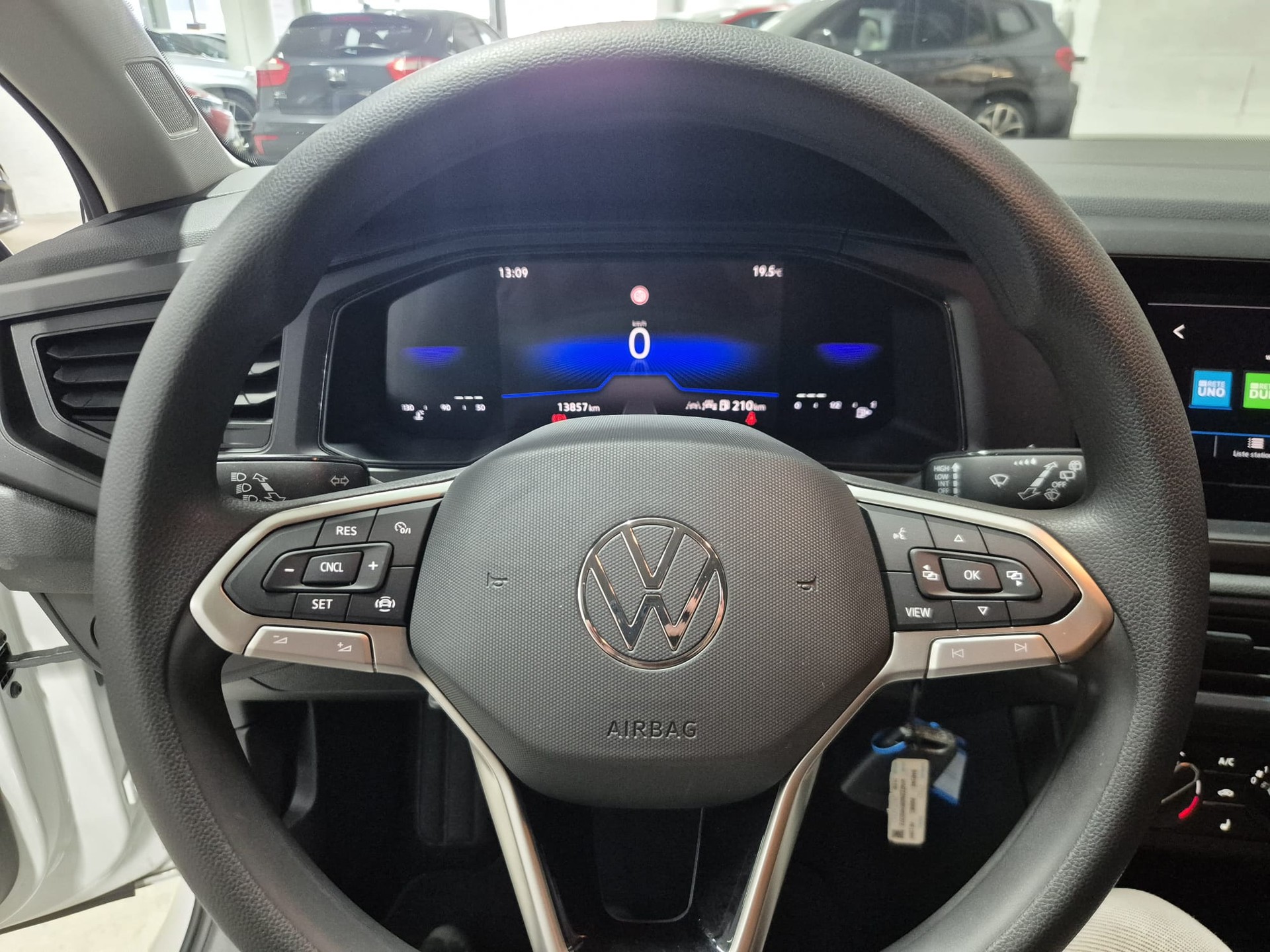 VW Polo 1.0 TSI Style-image-9