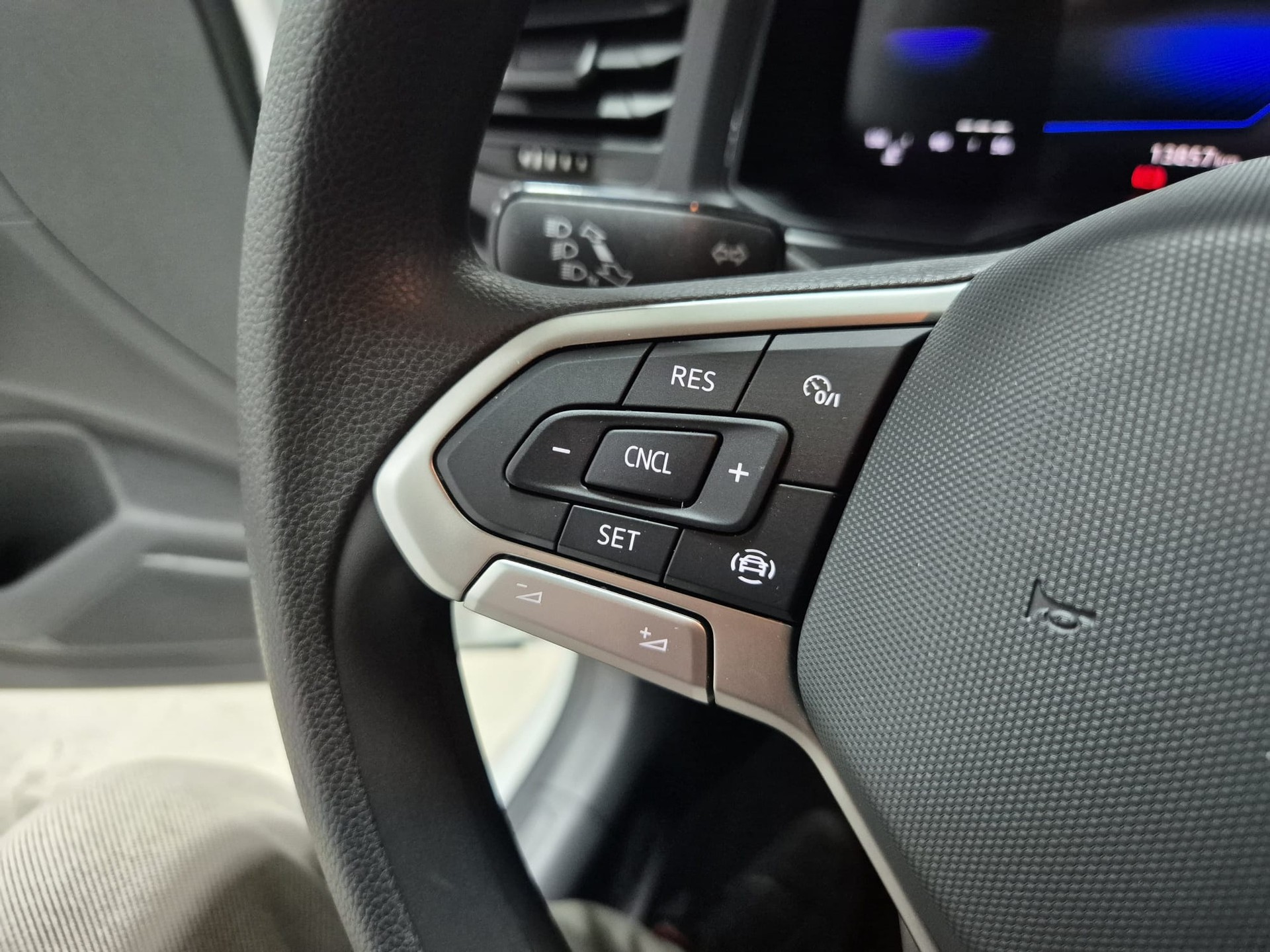 VW Polo 1.0 TSI Style-image-10