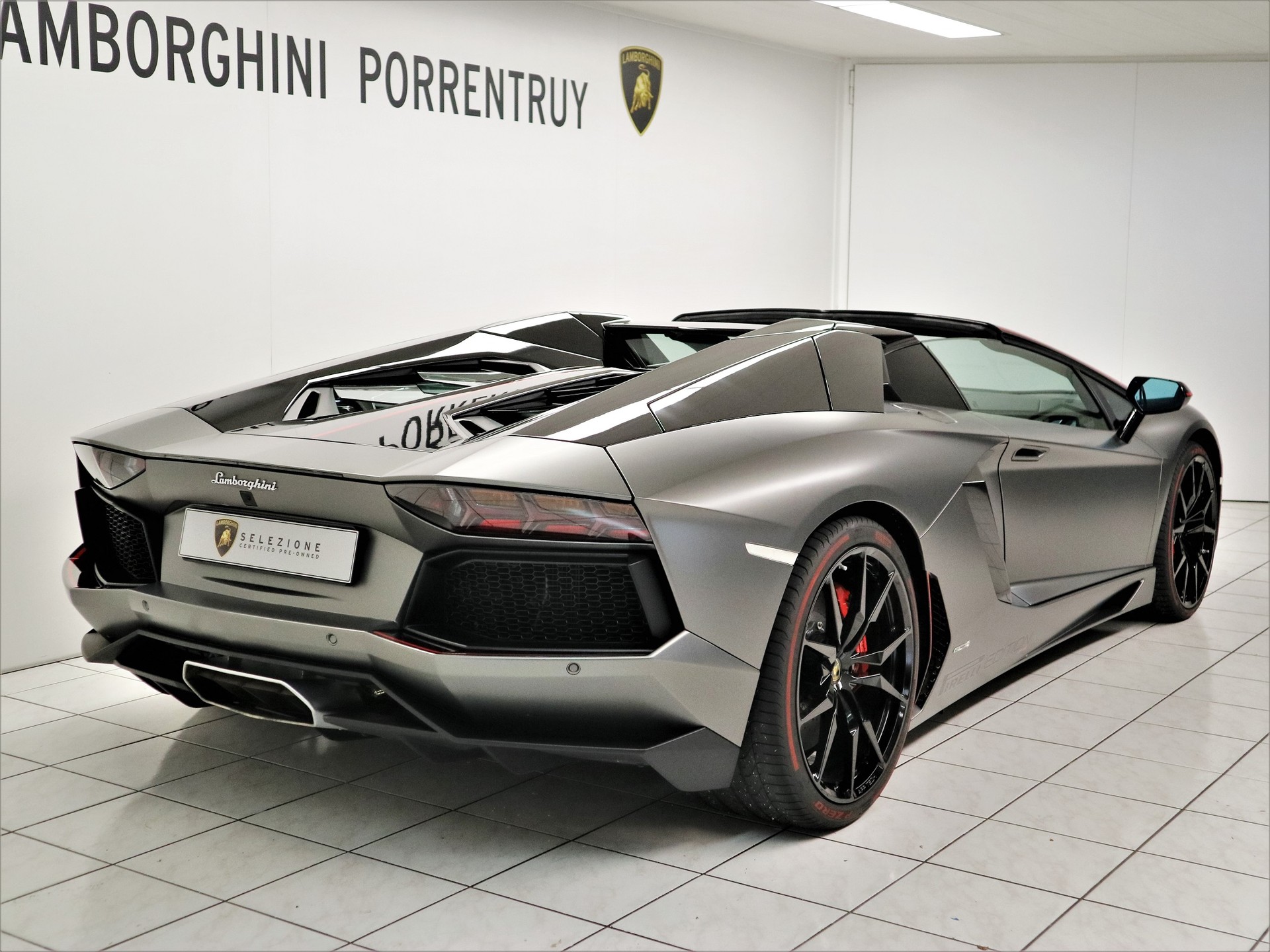 LAMBORGHINI Aventador LP700-4 Roadster E-Gear-image-2