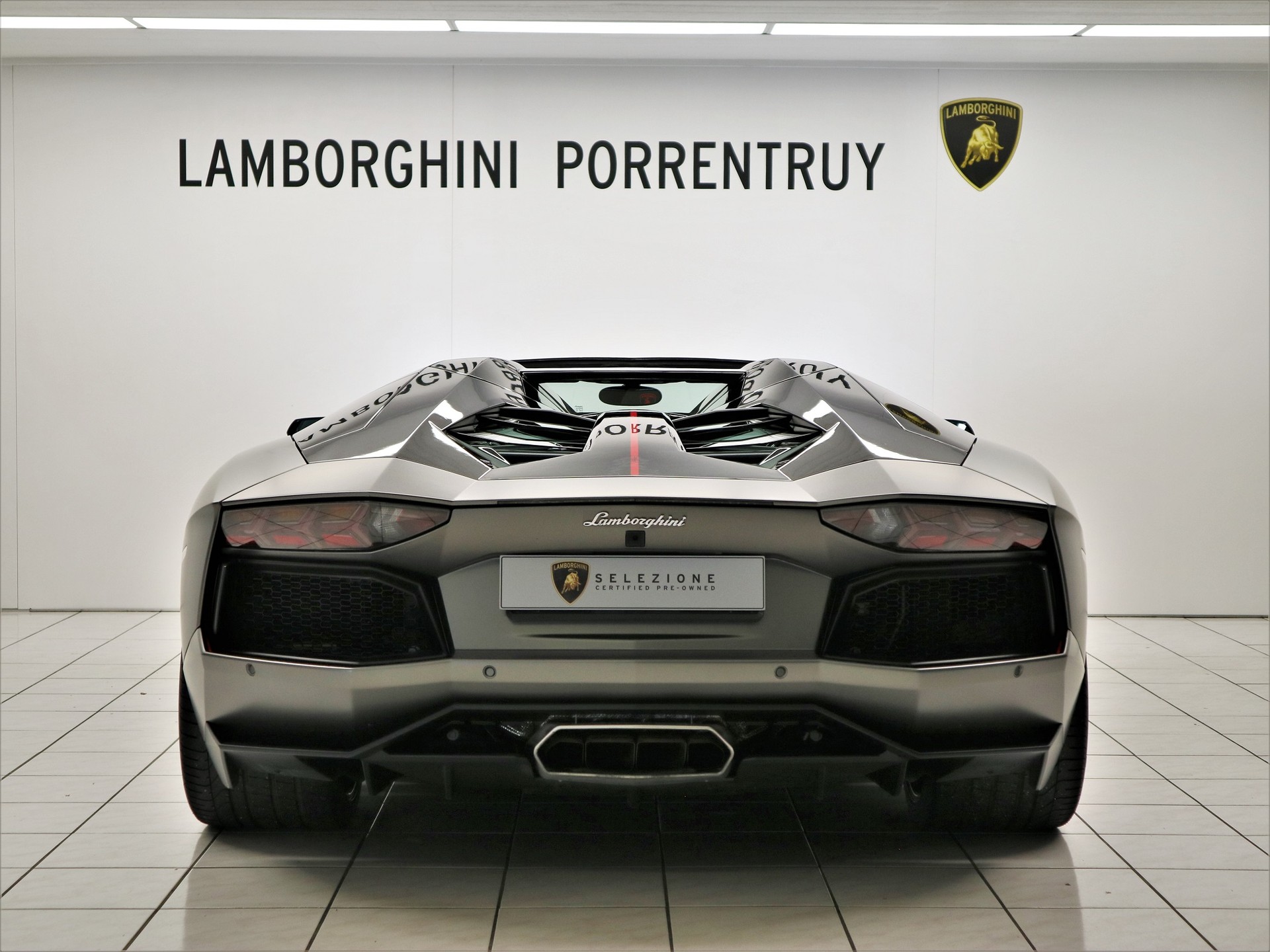 LAMBORGHINI Aventador LP700-4 Roadster E-Gear-image-4
